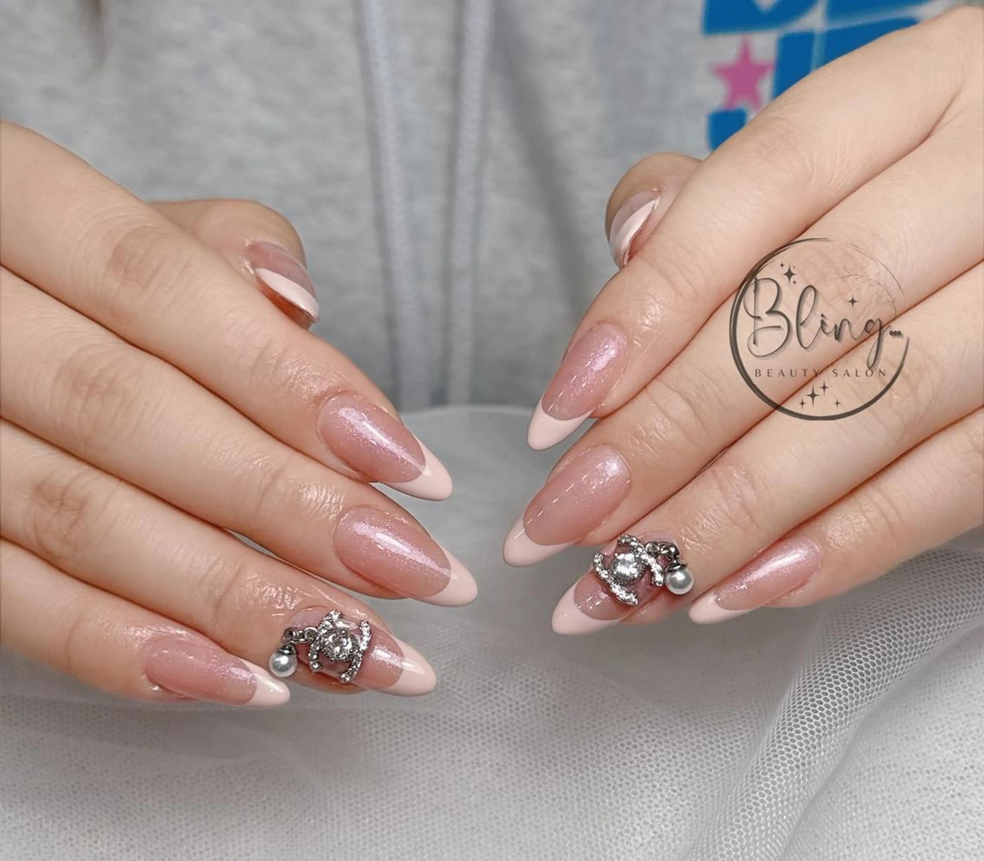 セミロング 韓国風ヘア ハンドネイル yuna ユナのネイルデザイン