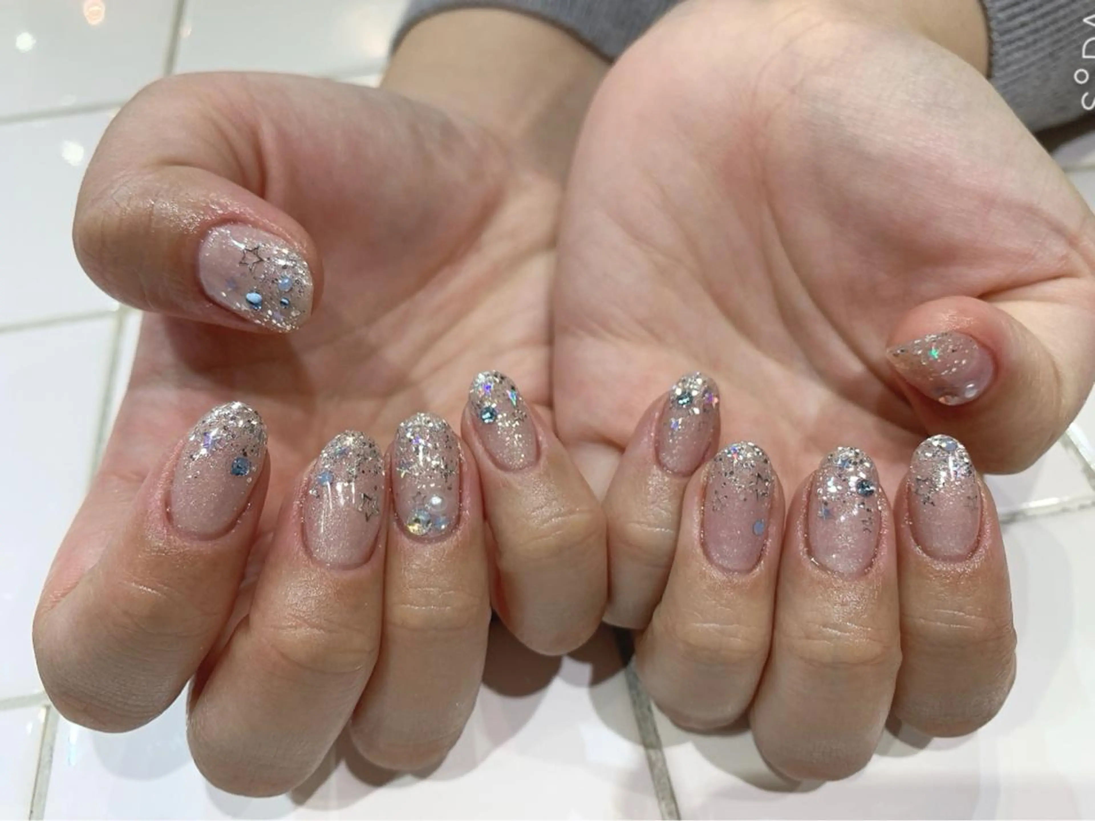 ミディアム ネイル ジェルネイル ハンドネイル Amelia さくらいのネイルデザイン