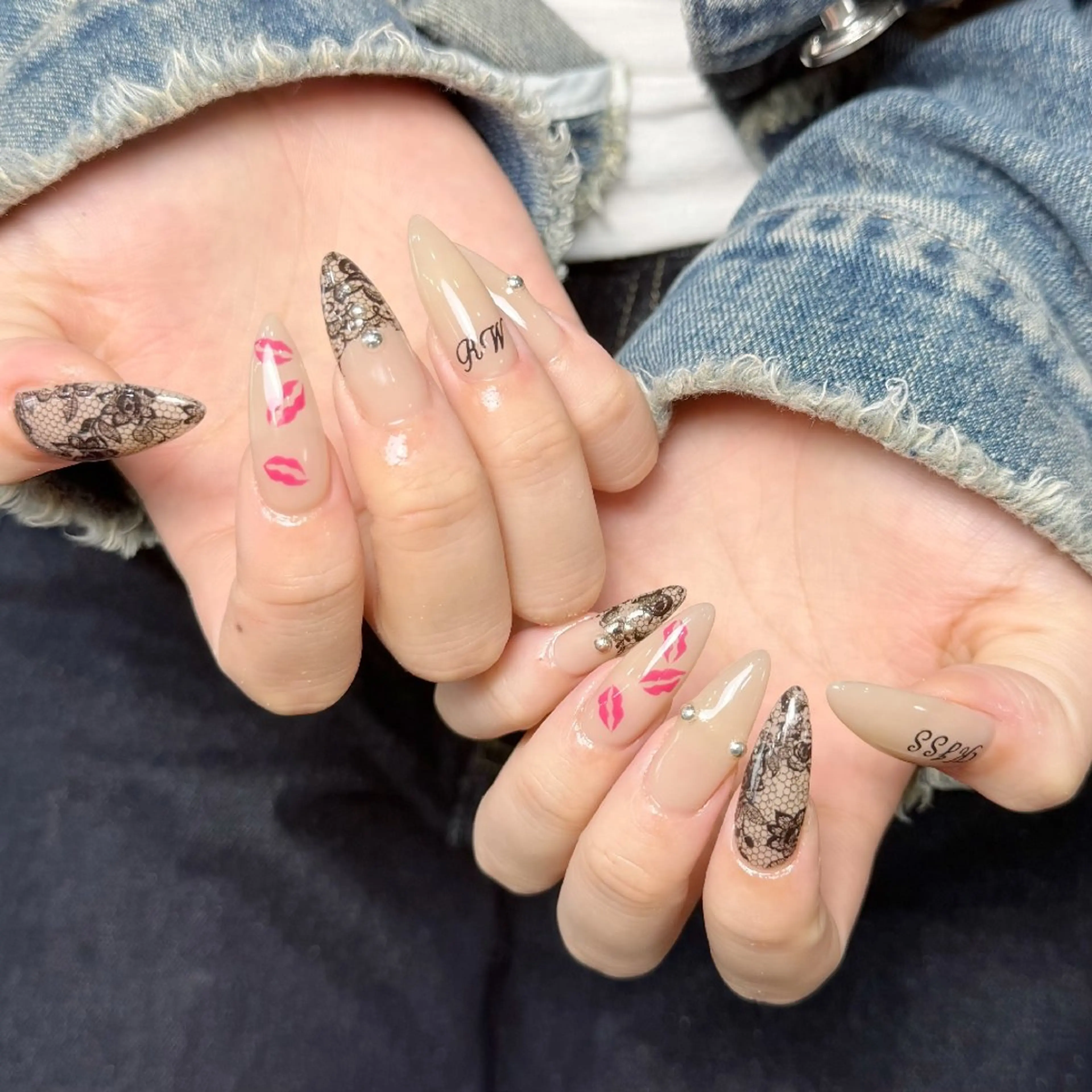 ネイル チークネイル フレンチネイル ジェルネイル ガーリー キラキラネイル ハンドネイル UM Nail Salonのネイルデザイン