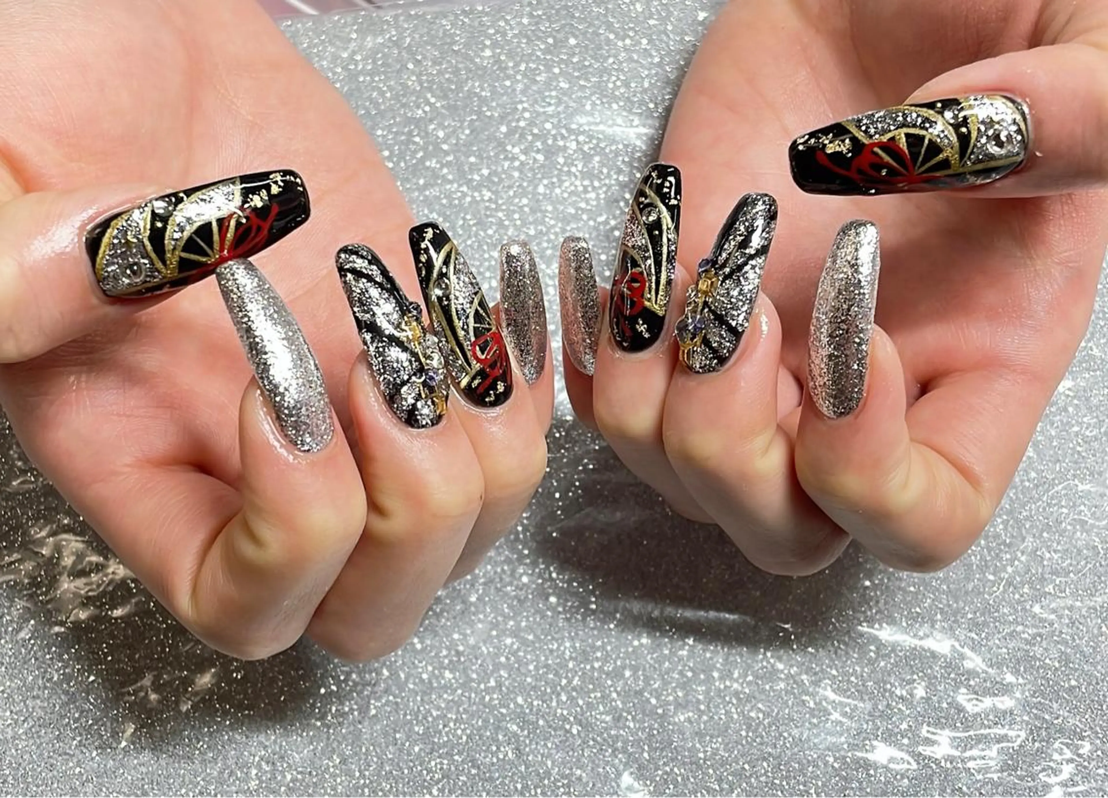 ネイル ハンドネイル VIERU 🌈🎀💖のネイルデザイン