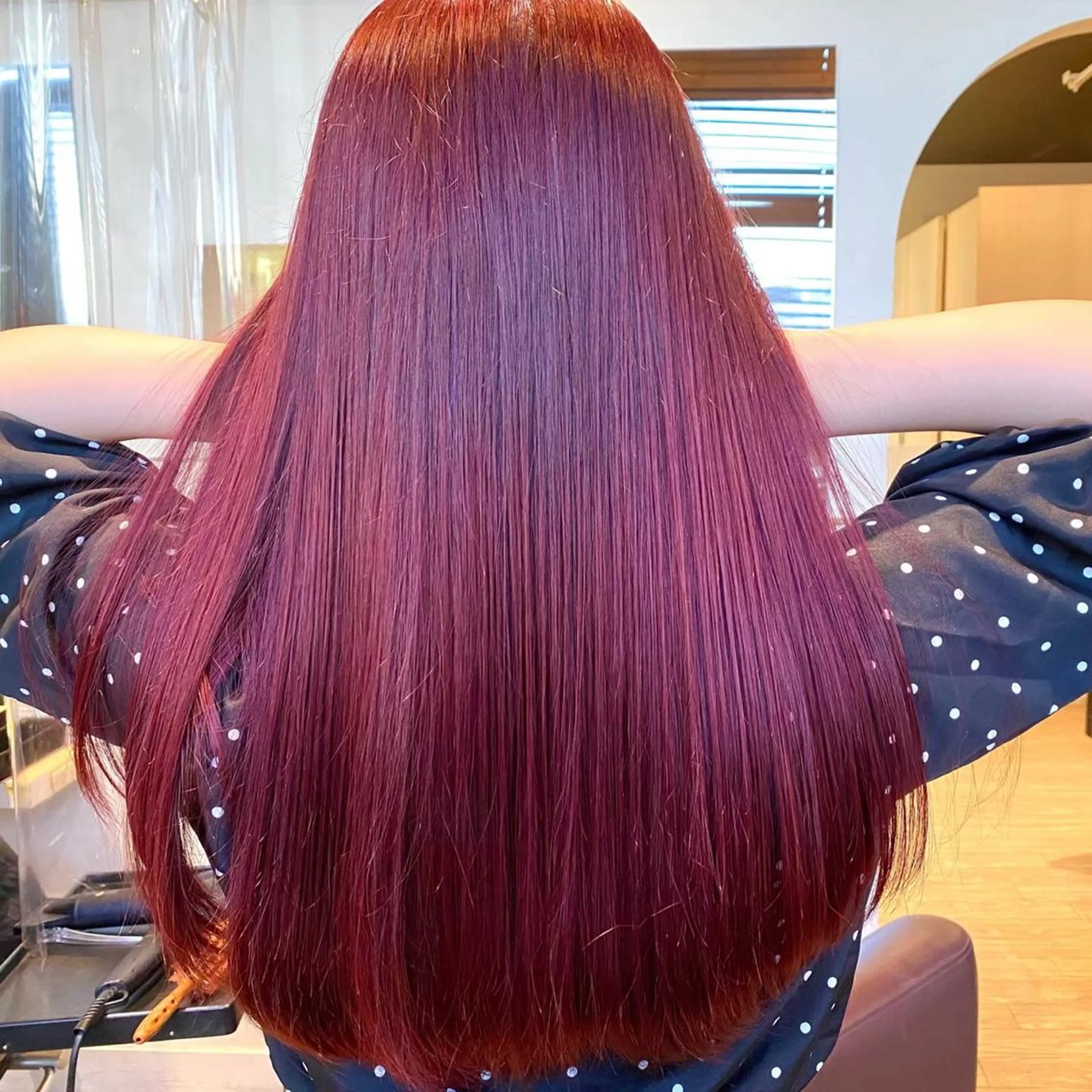 カラー 桑田 新菜のヘアスタイル