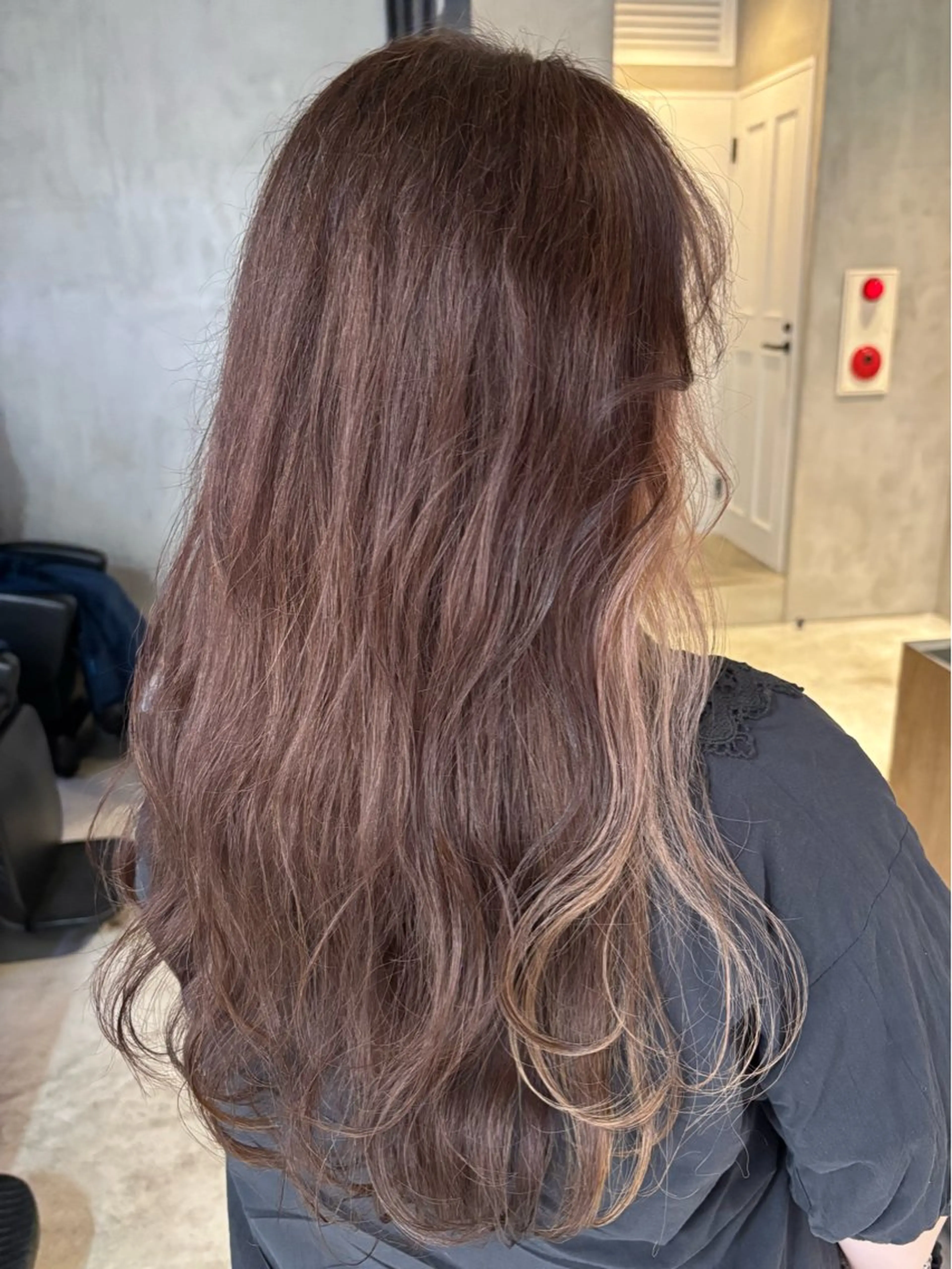 ロング カラー ブラウンカラー ピンクカラー ホワイトピンク ヘアカラー elima. 池田紗矢香💝のヘアスタイル