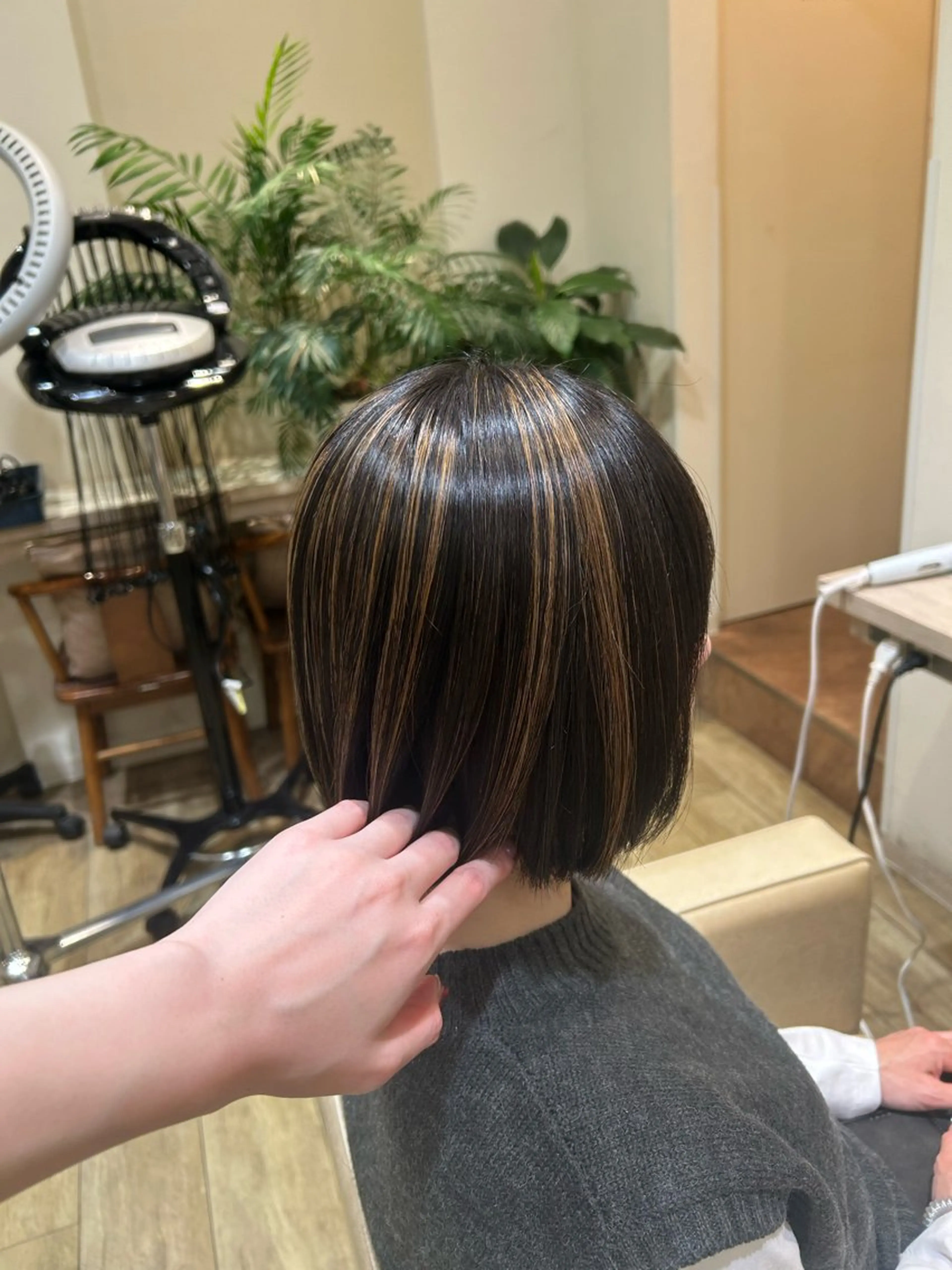 ショート カラー 武井 哉子のヘアスタイル