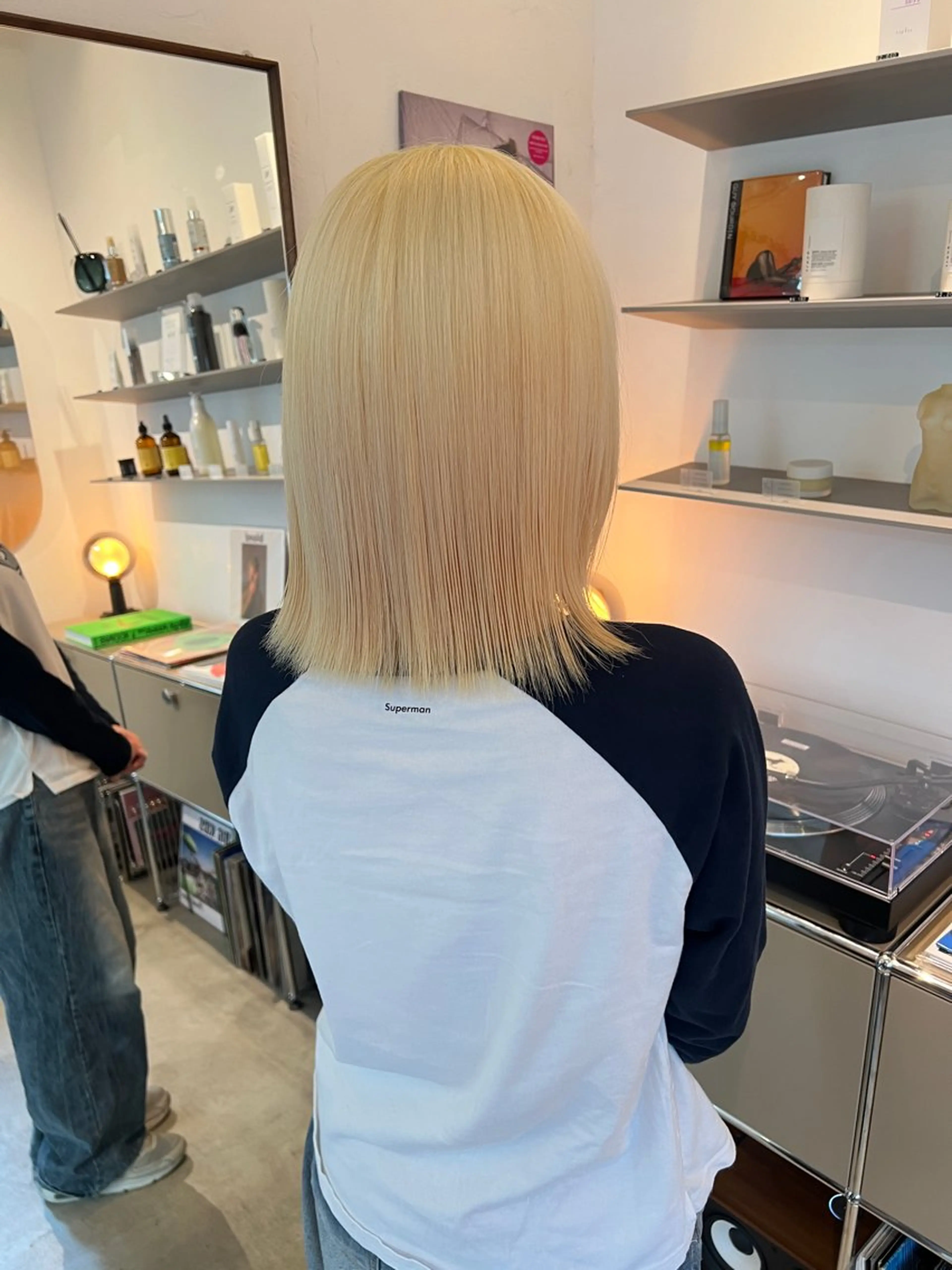 カラー hinata /ハイトーンのヘアスタイル