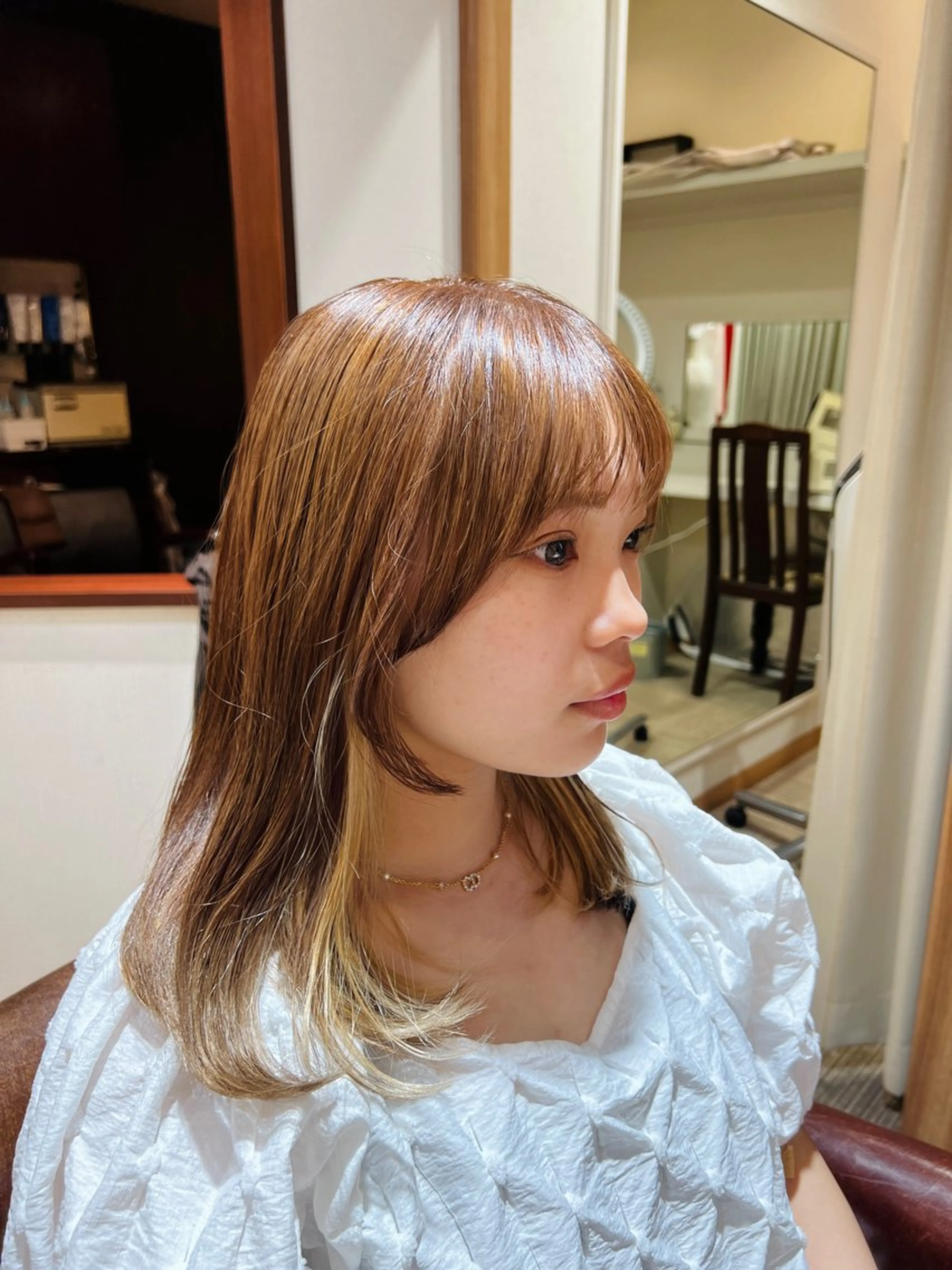 セミロング カラー ベージュカラー ブリーチ ホワイトベージュ トリートメント 高木 みよのヘアスタイル