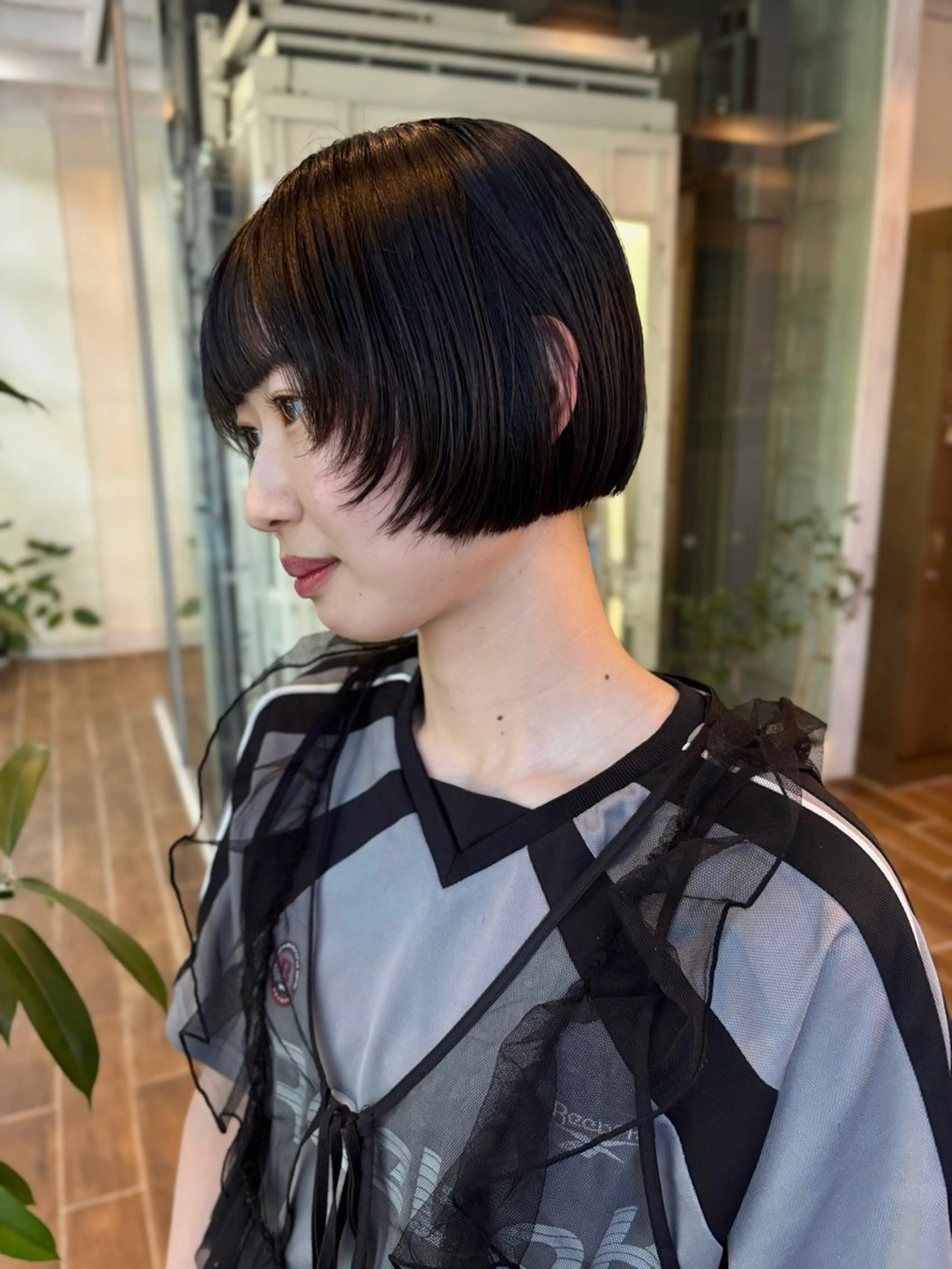 ショート ボブ 顔まわりレイヤー レイヤーカット ハイトーン/デザイン カラー/るいのヘアスタイル