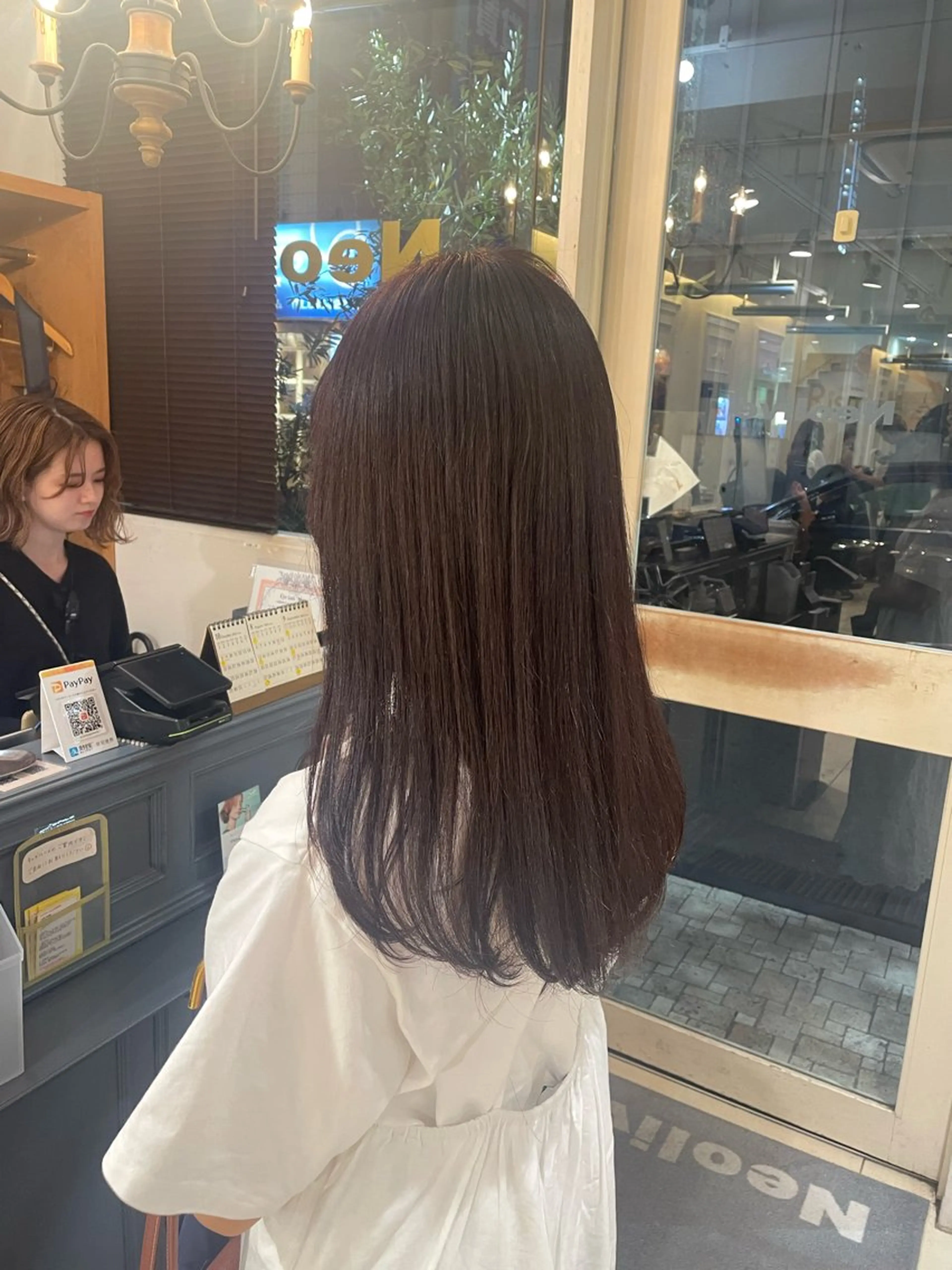 ロング カラー Neolive 千尋のヘアスタイル