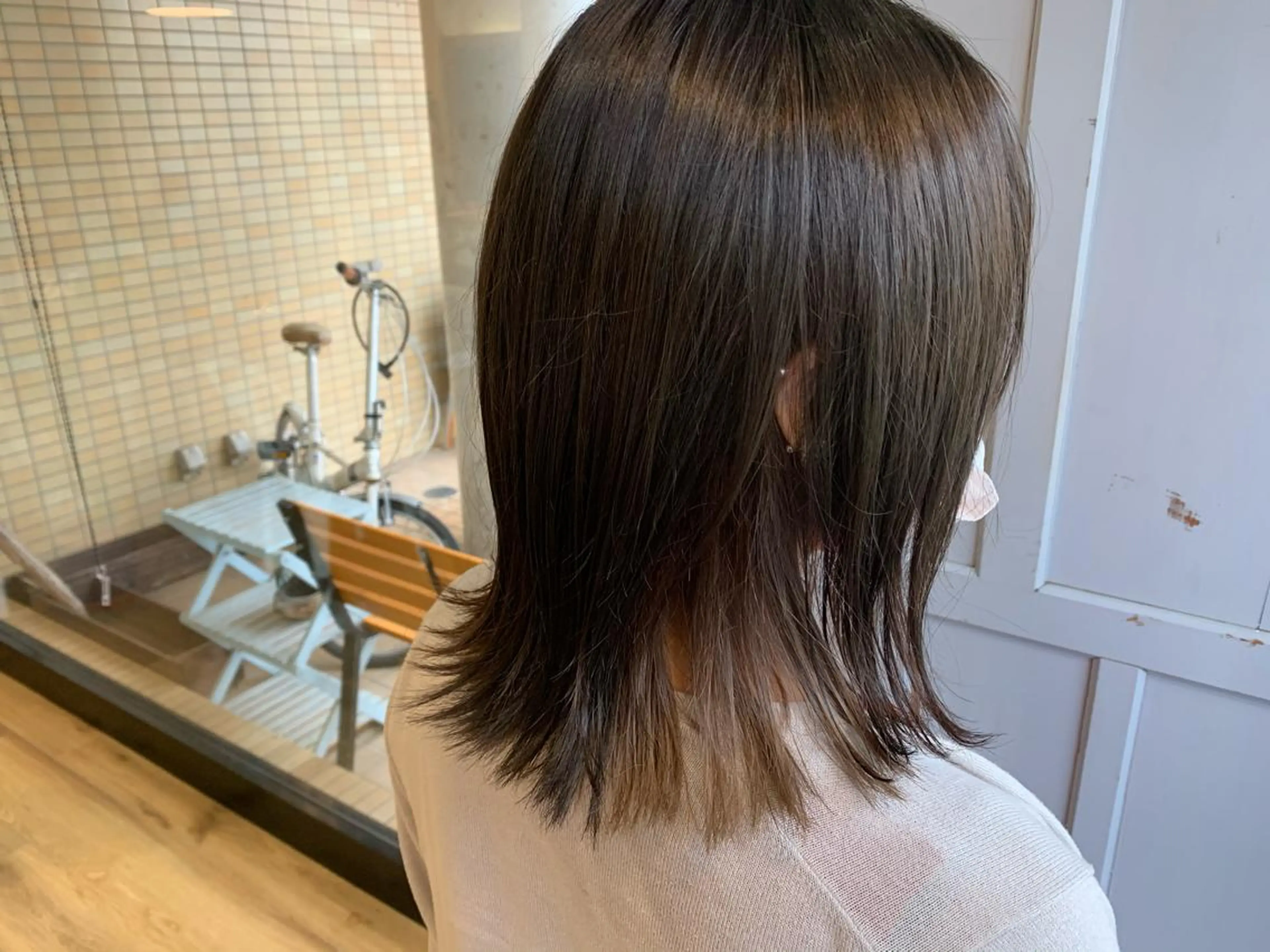 セミロング カラー アッシュ グレージュ ヘアカラー トリートメント ツキダテ ユイのヘアスタイル