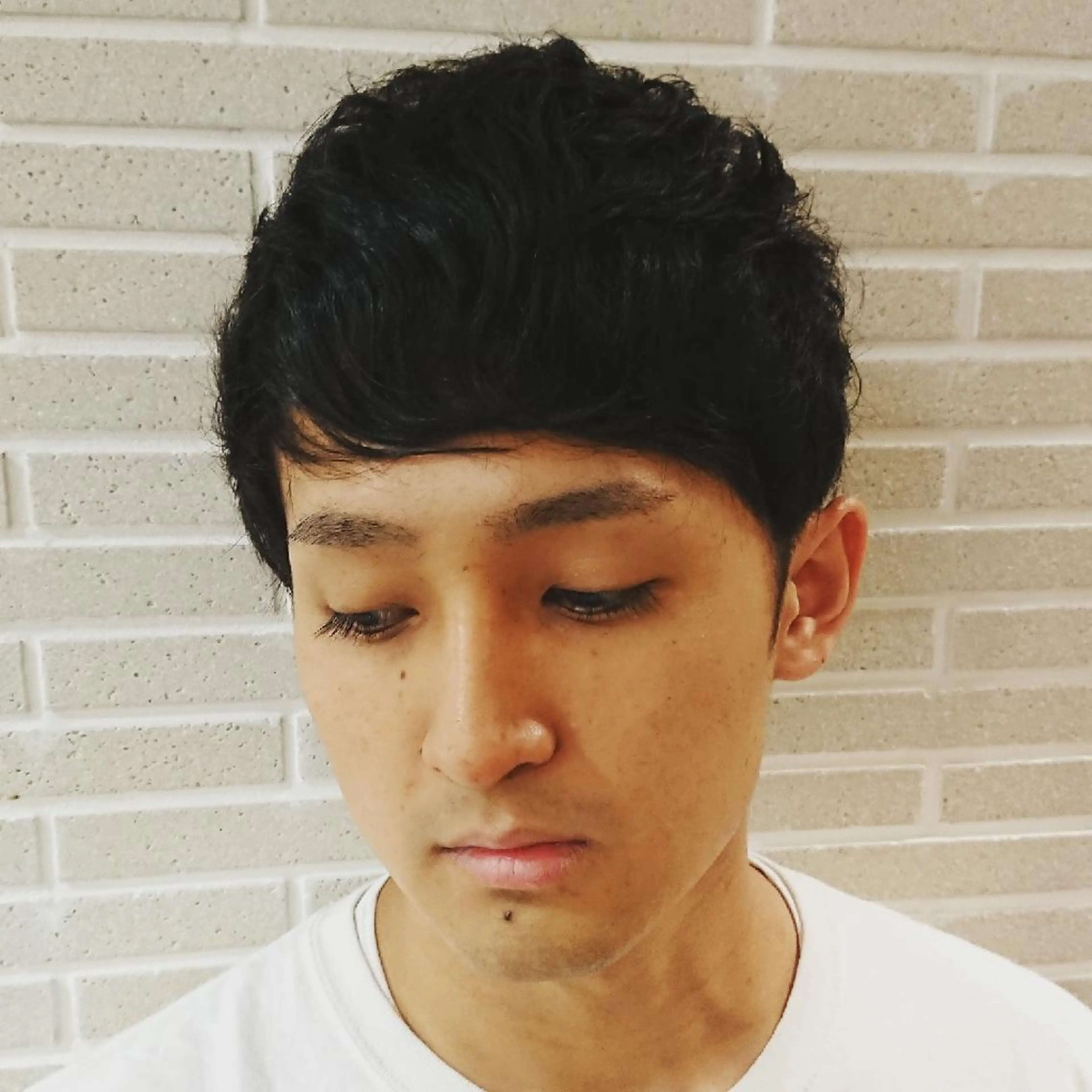 メンズ アップバング メンズブリーチ マッシュ メンズパーマ 学生（メンズ向け） カット パーマ ブリーチ/ヘアケア/ 艶髪/イギチハルのヘアスタイル