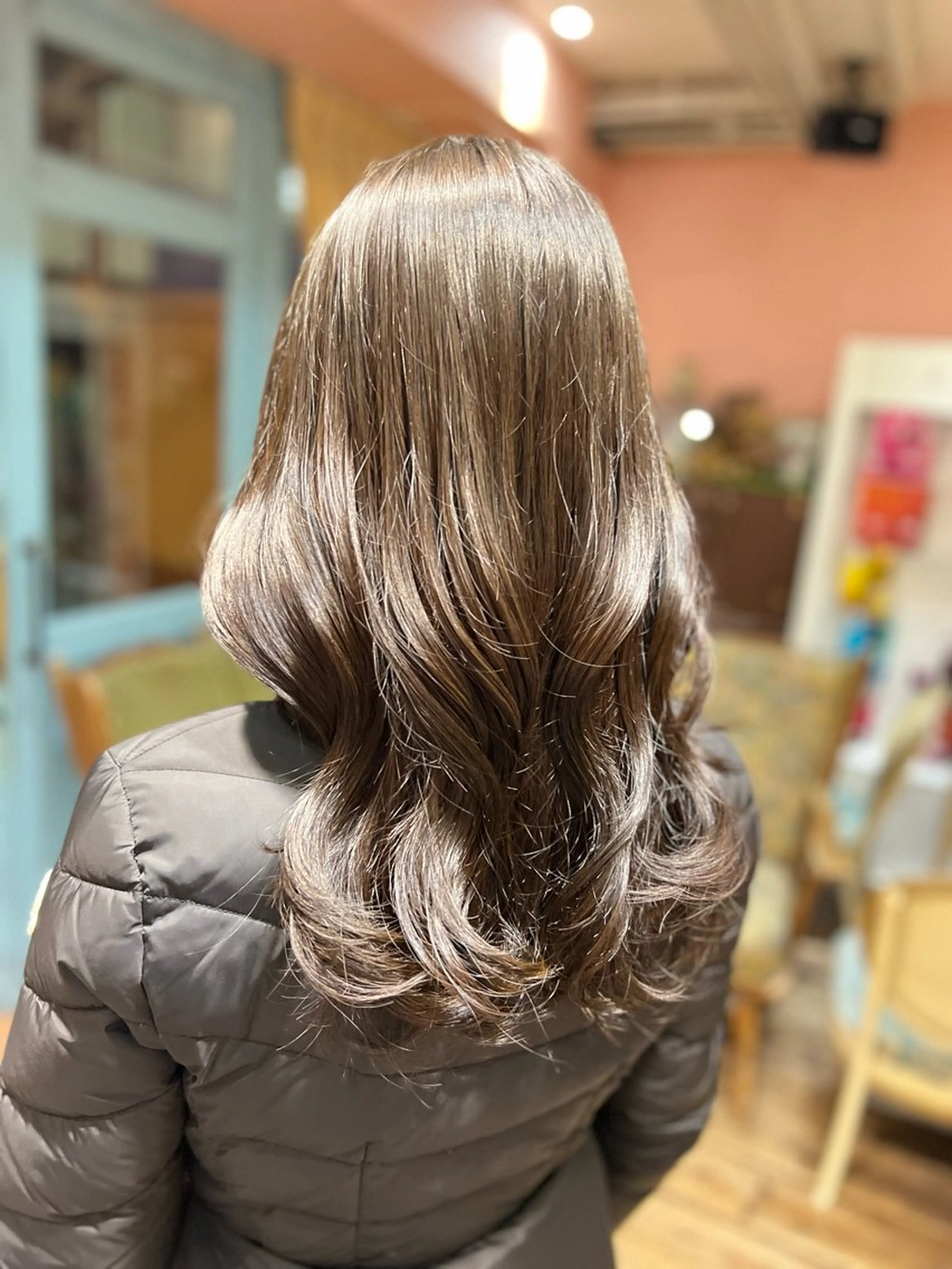 ロング カラー ブラウンカラー オリーブブラウン PON　ハイトーン ショートカット心斎橋のヘアスタイル