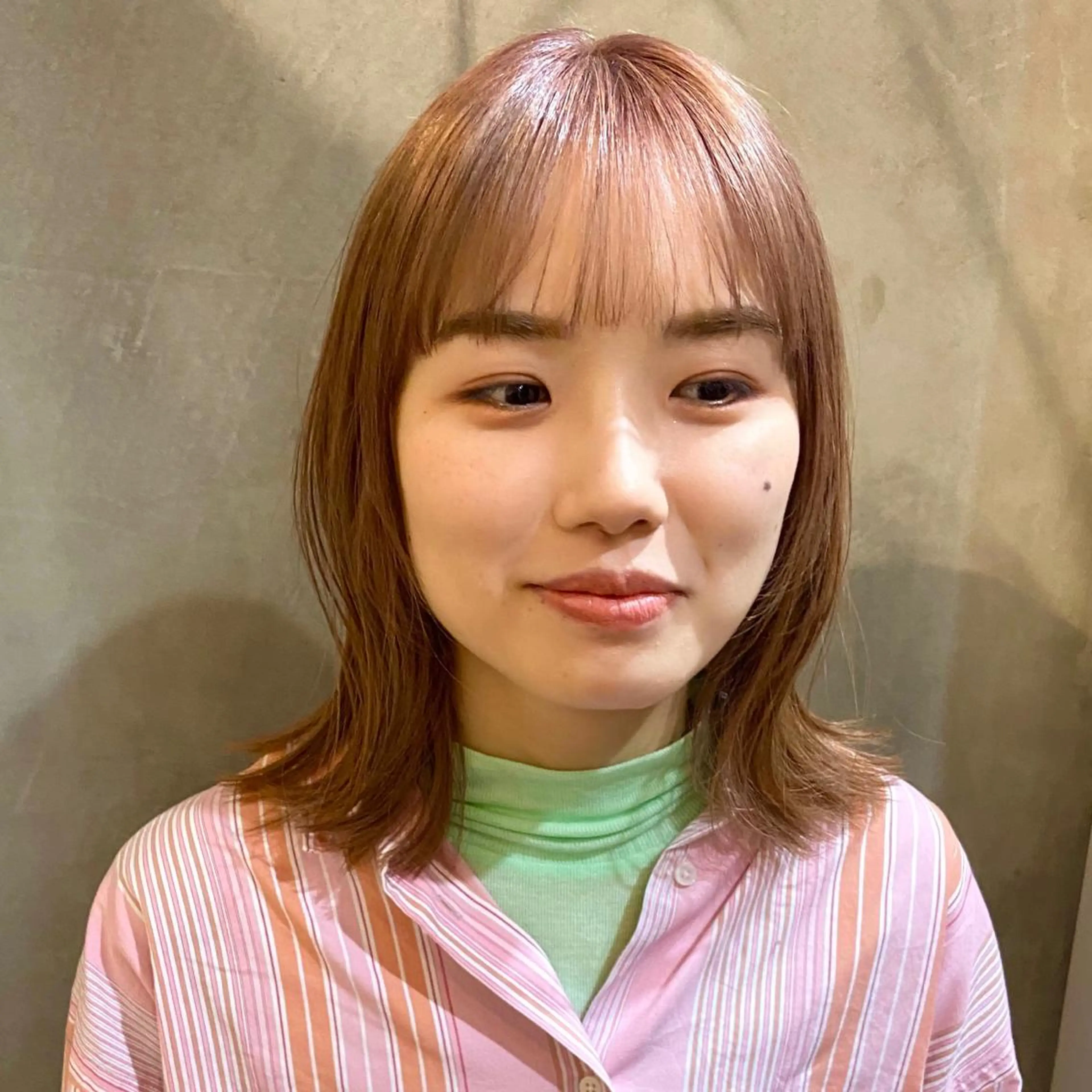 ミディアム カラー ショート/ウルフ ハイトーン/カイセイのヘアスタイル