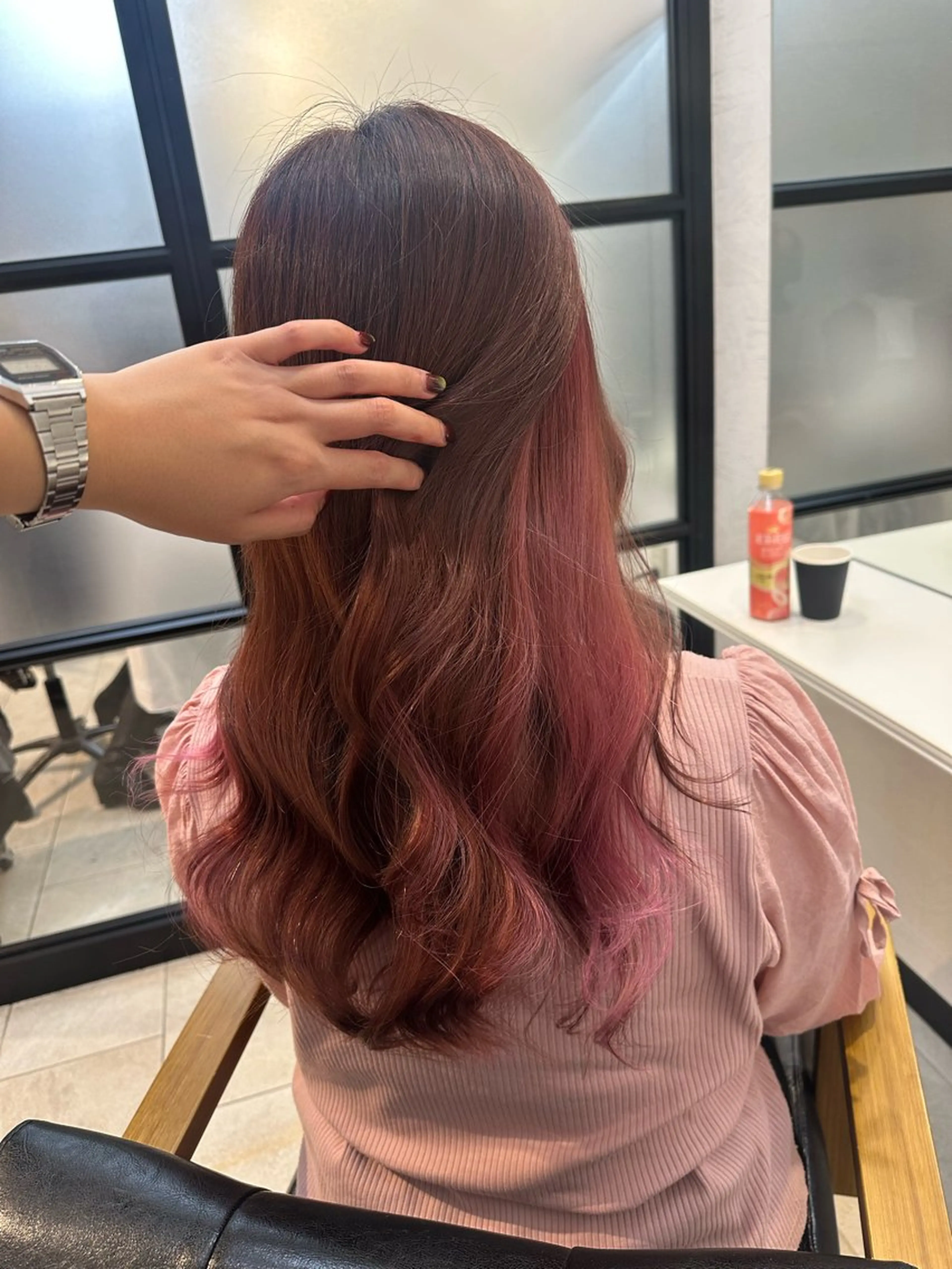 ミディアム カラー ヘアカラー トリートメント Yui. レイヤー/パーマのヘアスタイル