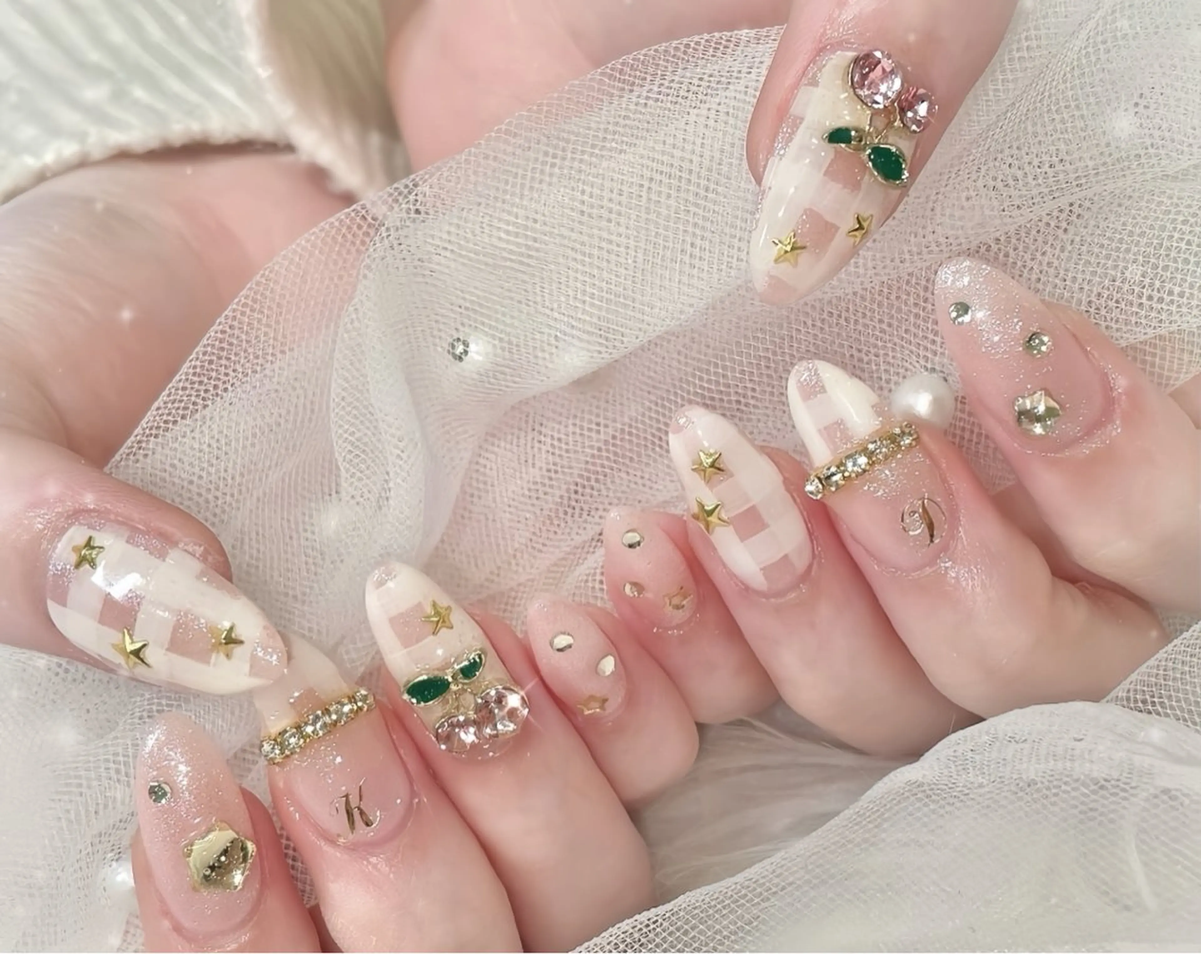 ネイル アートネイル ガーリー 韓国ネイル 持ち込み ニュアンスネイル Rin Nail 新大久保店のネイルデザイン