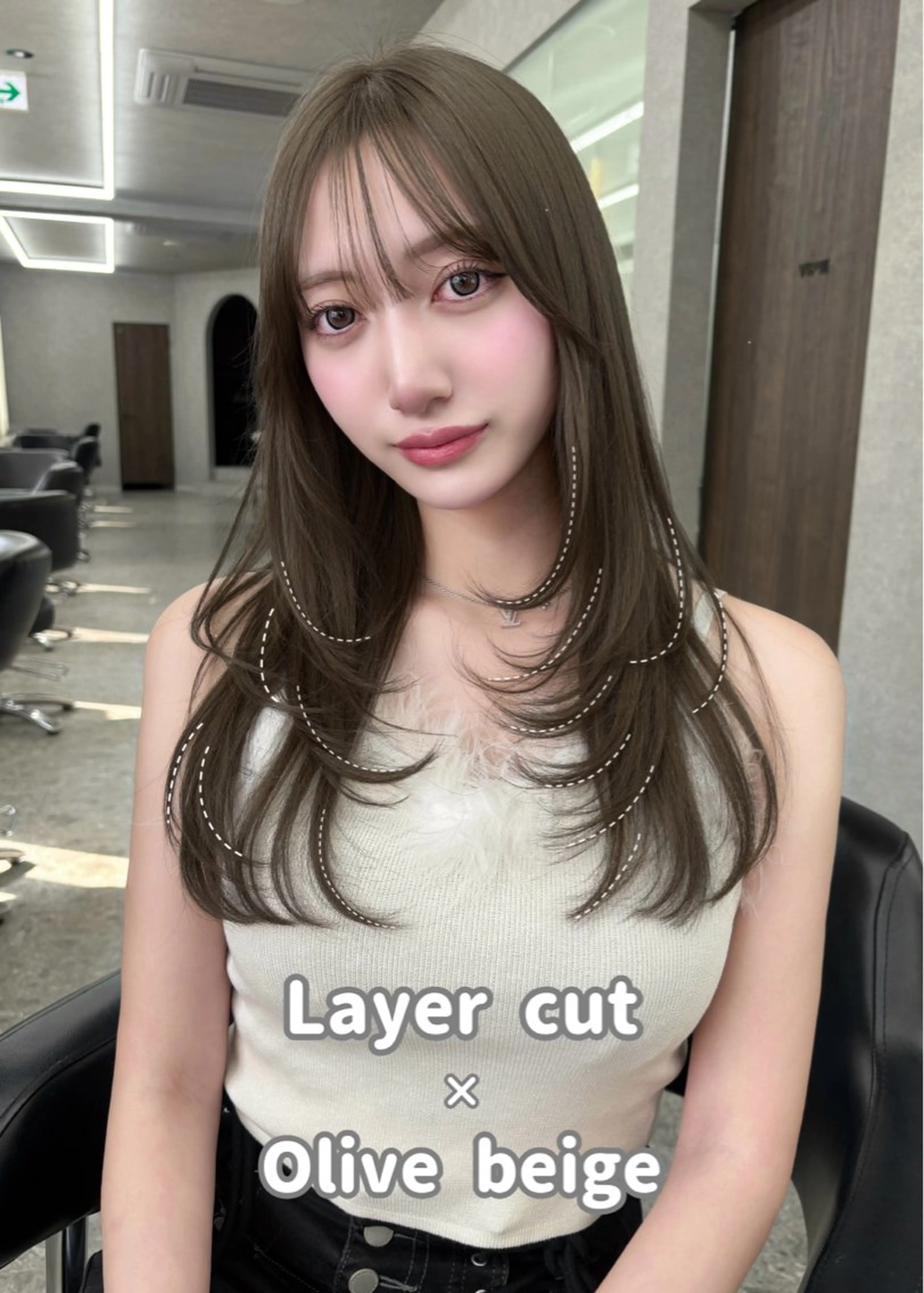 ロング カラー カット ヘアカラー 家村 茉由のヘアスタイル