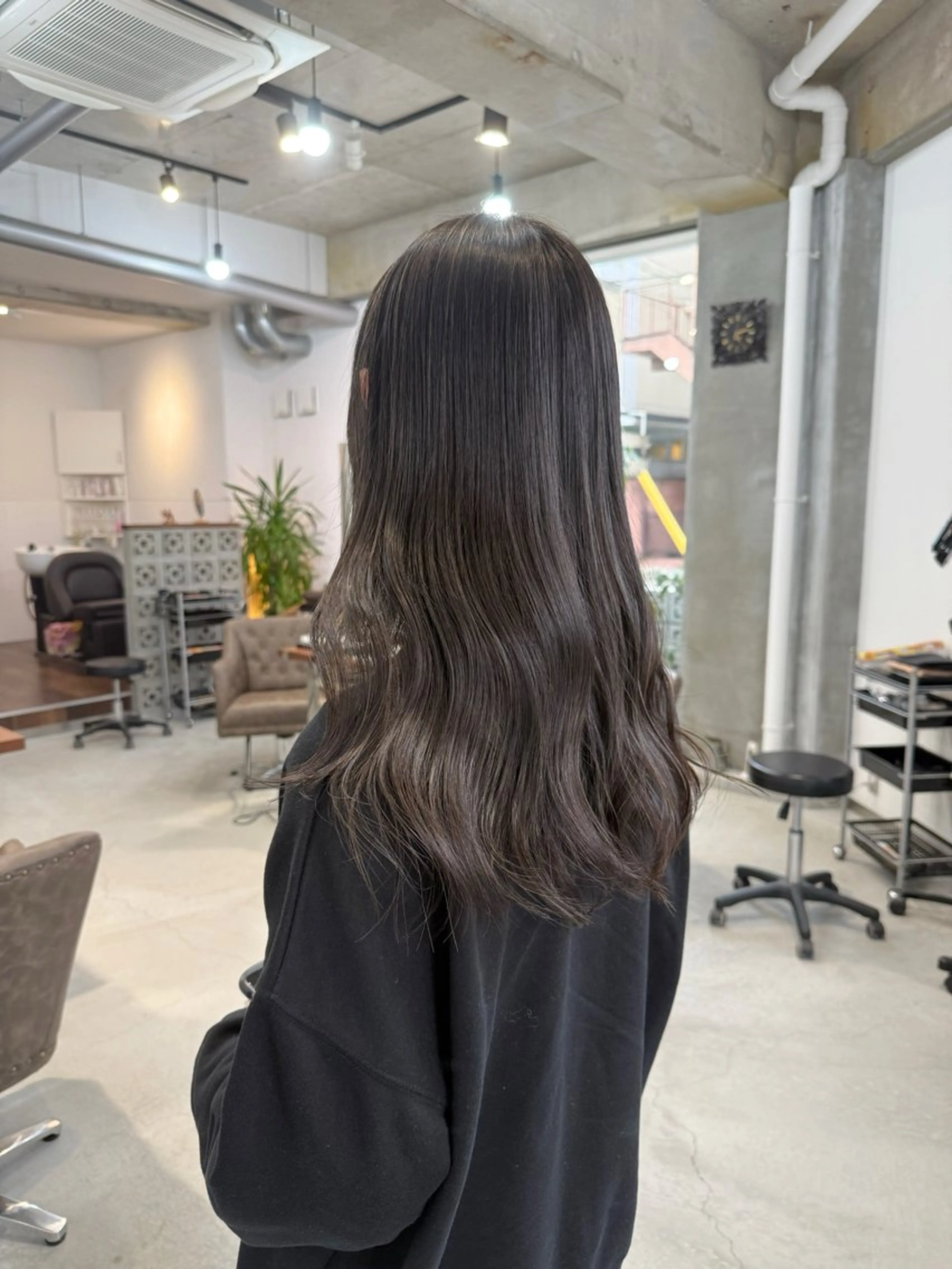 ロング カラー 透明感カラー カット ヘアカラー トリートメント カイリ /レイヤーカットのヘアスタイル