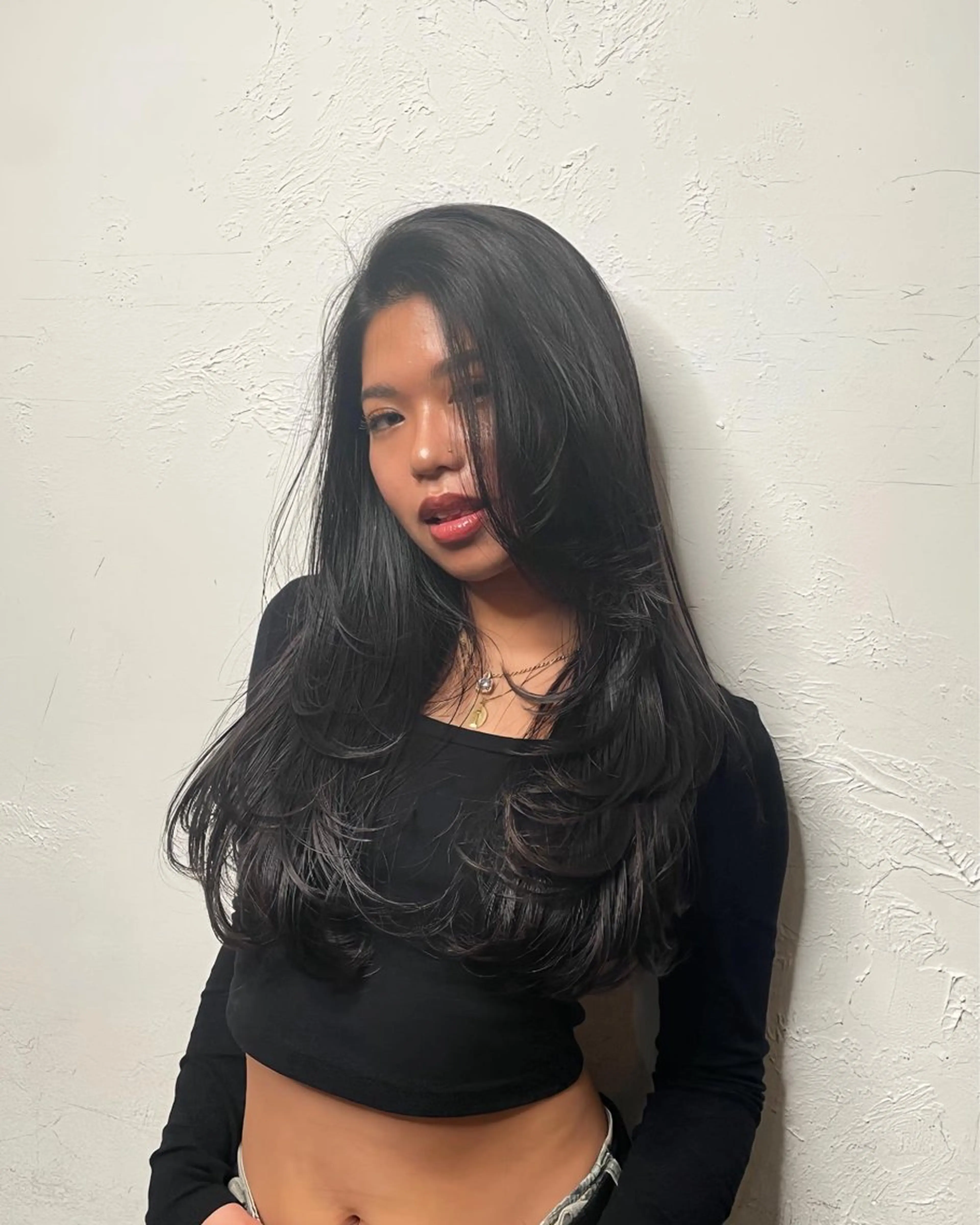 ロング カラー 黒髪 レイヤーカット RINA ブリーチ / 海外レイヤーのヘアスタイル