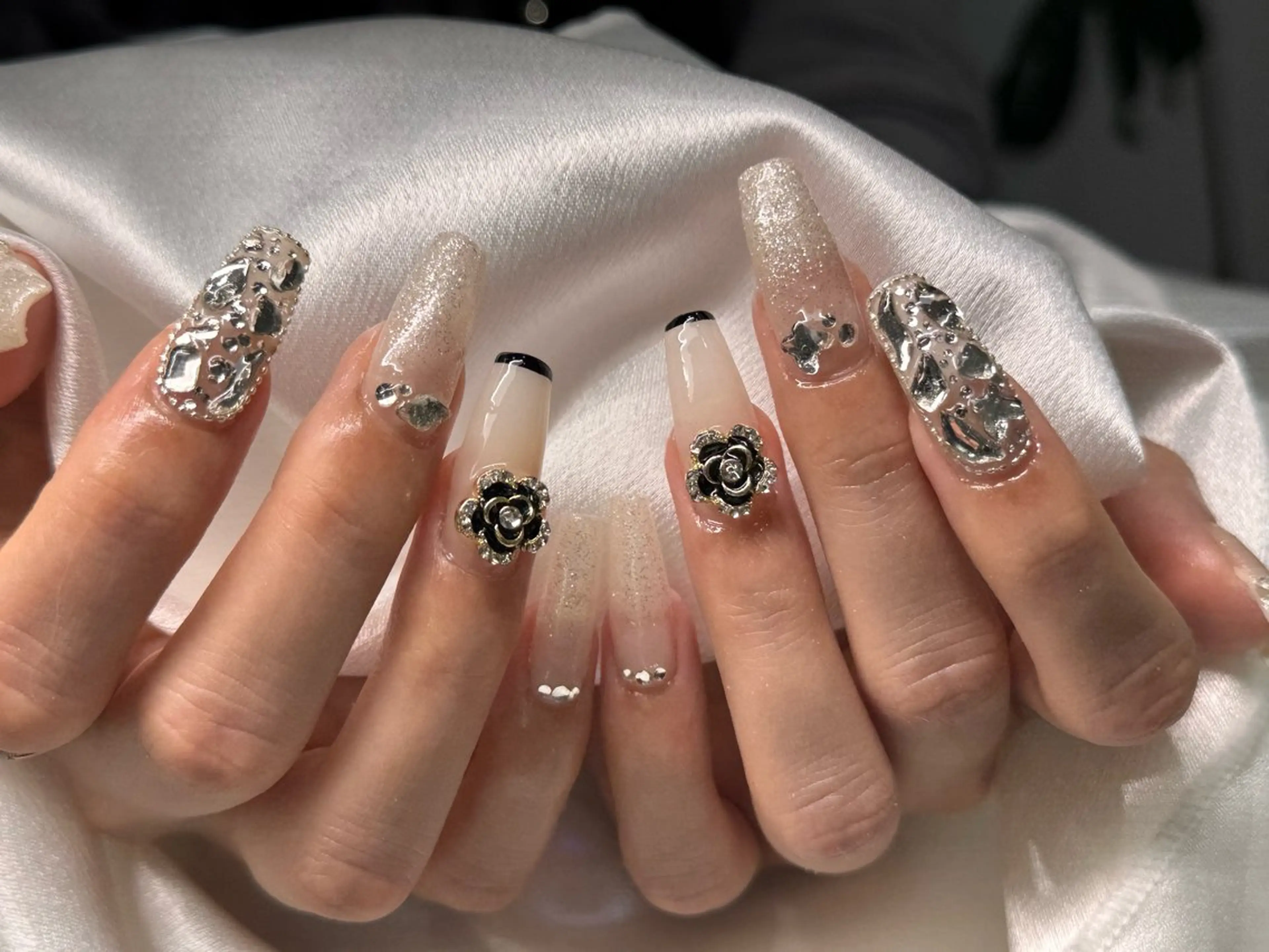 ネイル オーロラネイル ブルー チークネイル 長さ出し フットネイル ハンドネイル JIN 168 新大久保のネイルデザイン