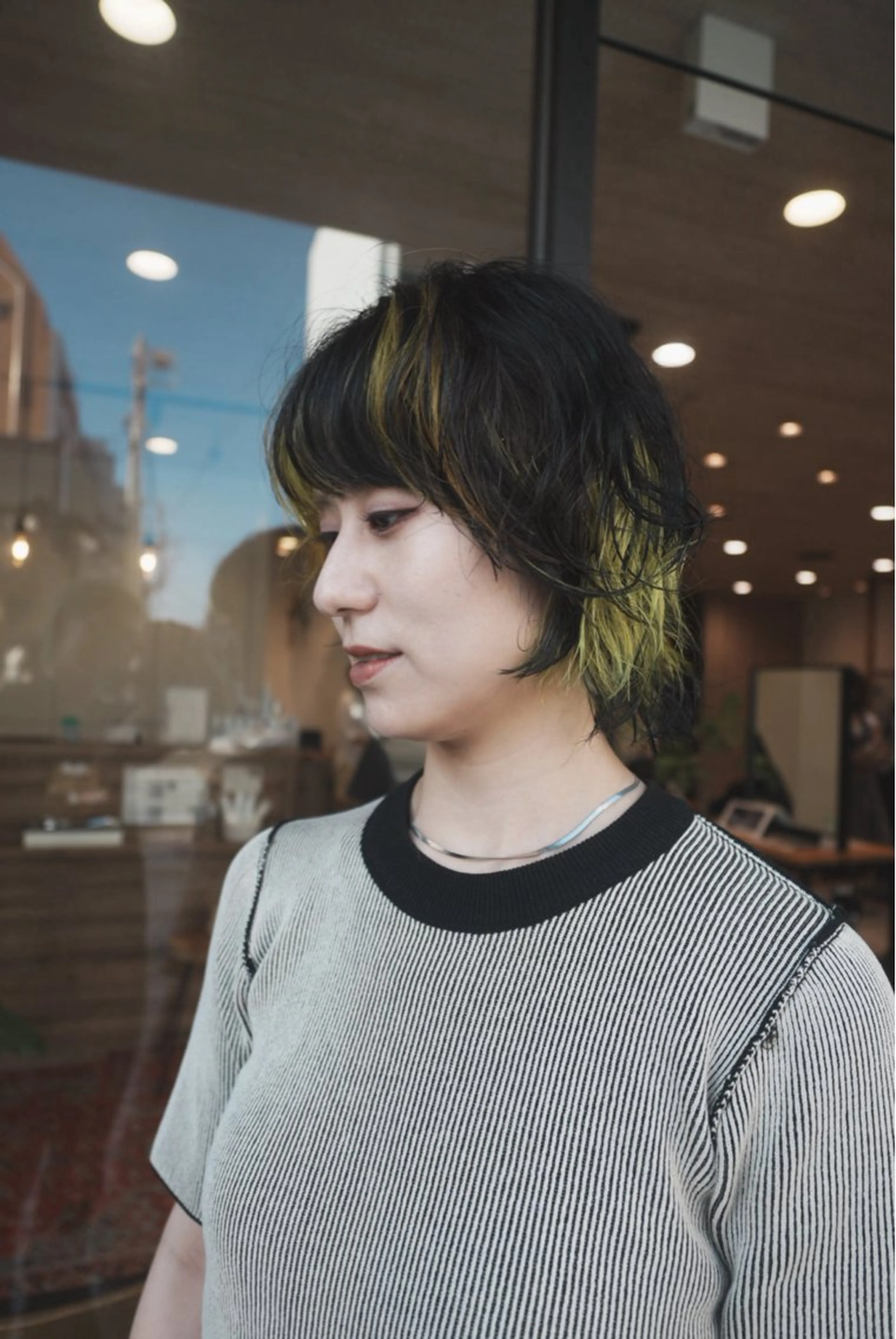 ショート カラー パーマ デザインカラー レイヤーカット ショートヘア ウルフカット ウルフレイヤー カット ヘアカラー 似合わせ レイヤー須川のヘアスタイル