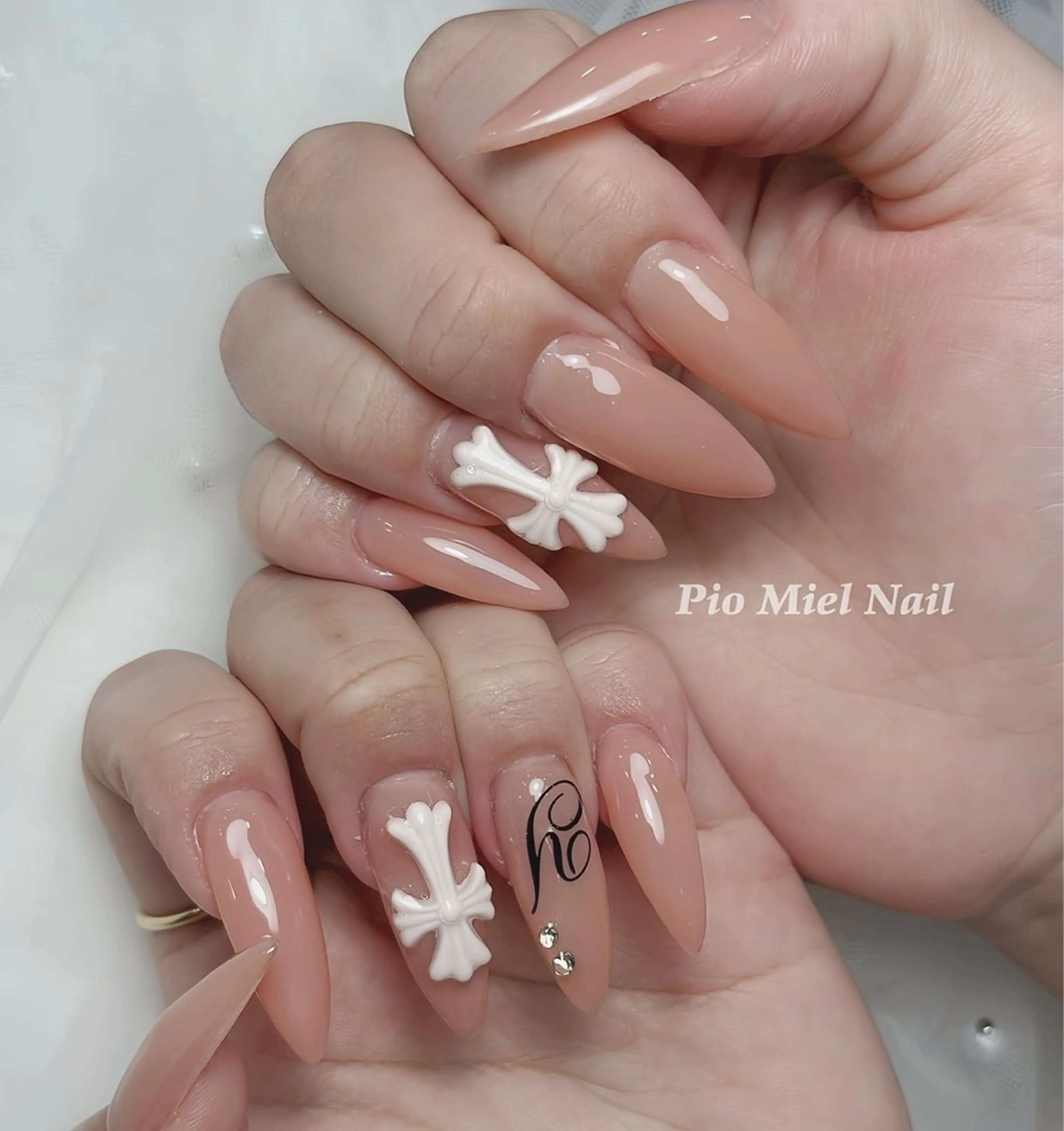 ネイル ハンドネイル HANA 長さだしのネイルデザイン