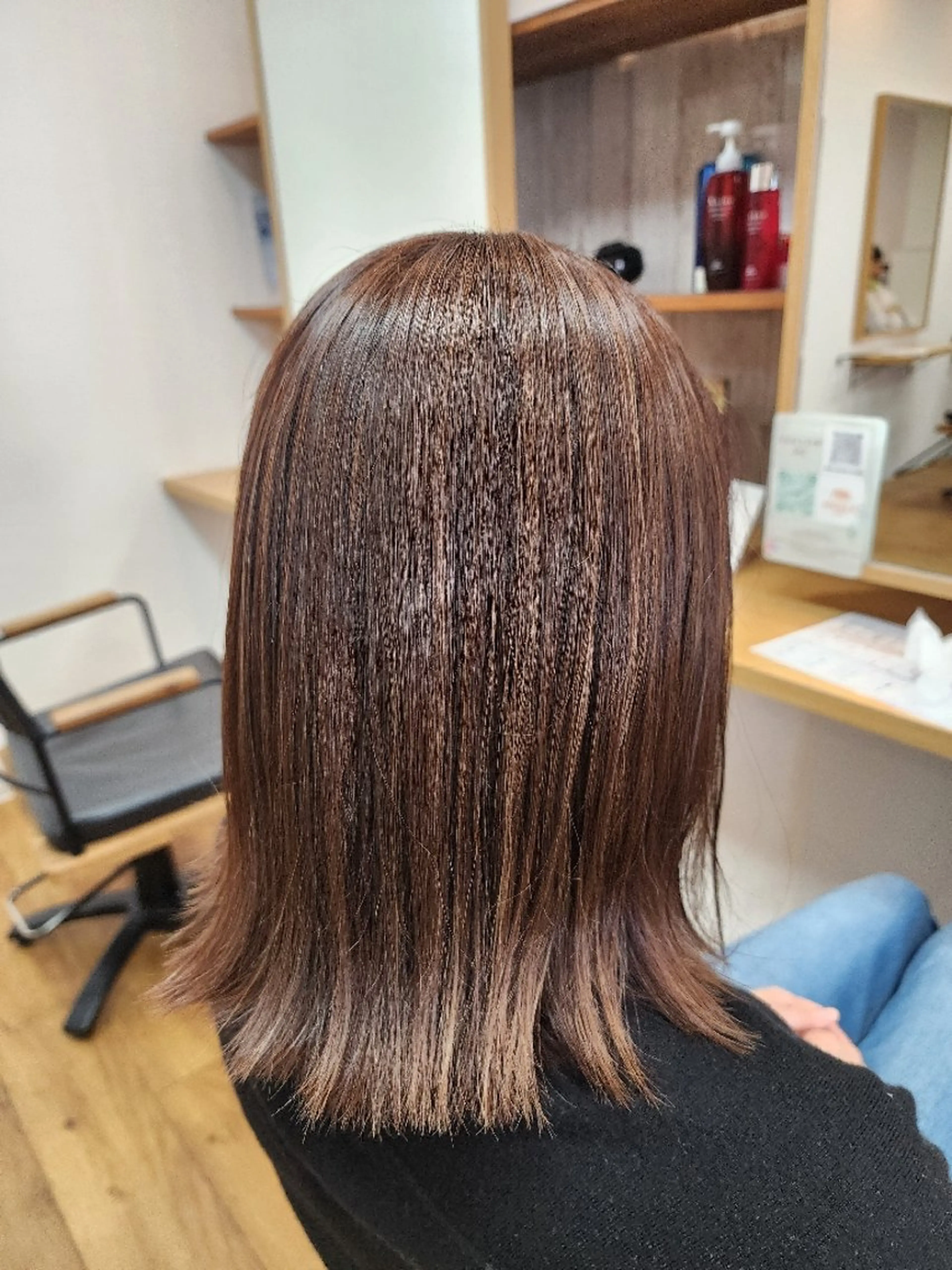 ミディアム カラー ハイライトカラー ボブ ハイライト 外ハネヘア 近森 美帆[モーラ高石店]のヘアスタイル