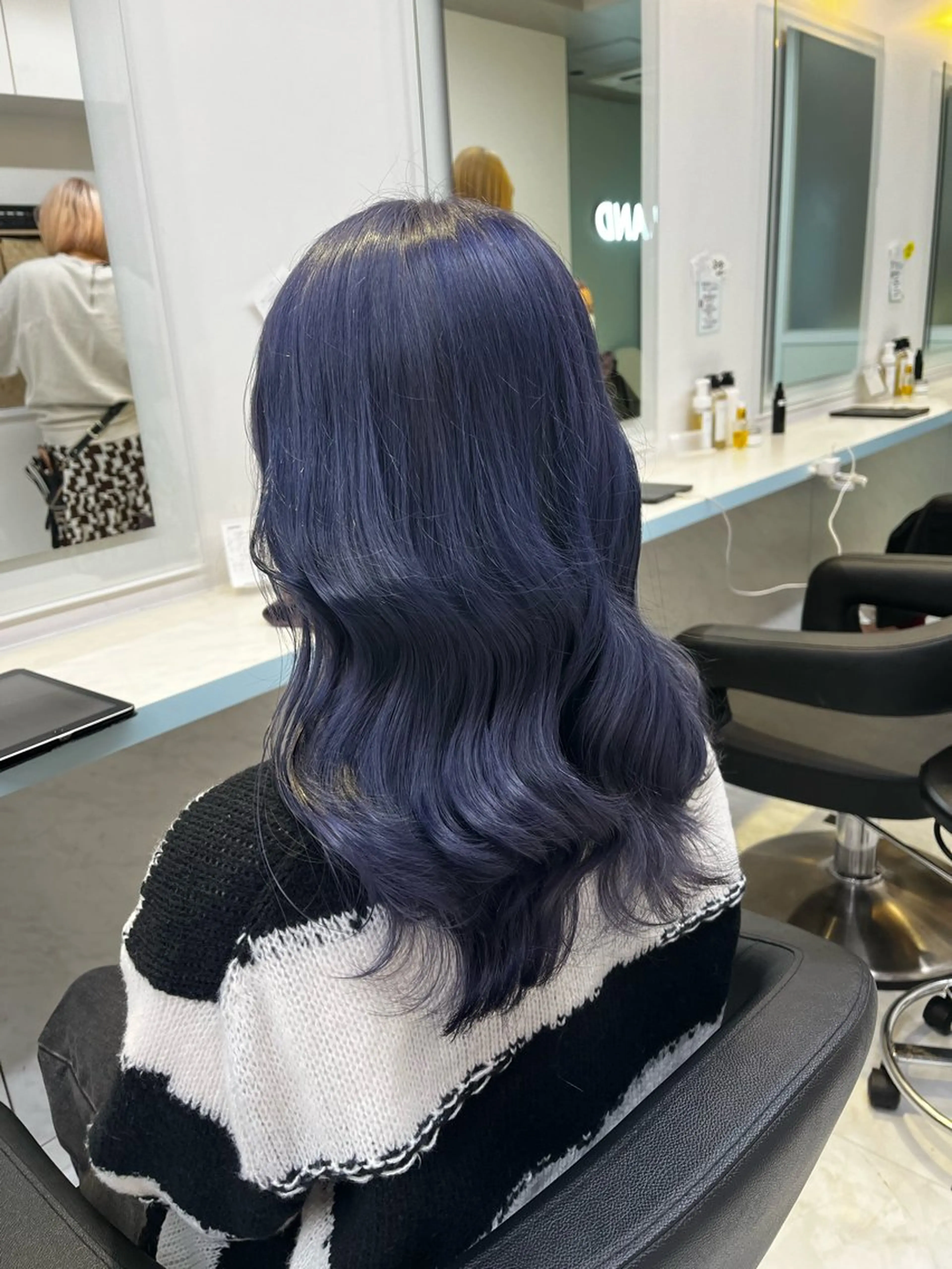 セミロング カラー ヘアカラー トリートメント ブリーチカラー 🩵MIZUKIのヘアスタイル