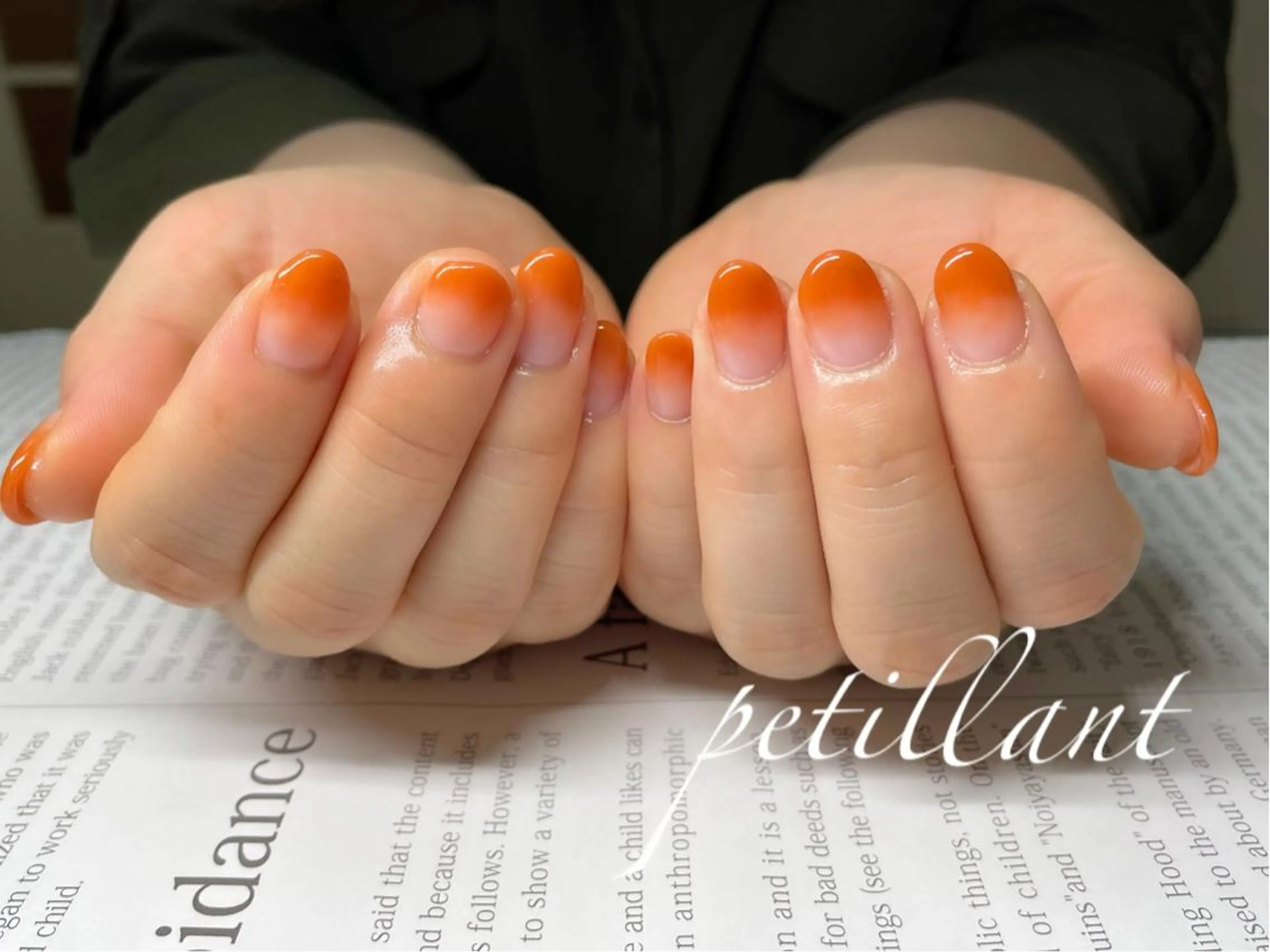 ネイル グラデーション オレンジ petillant所属・nail salon petillantのネイルデザイン