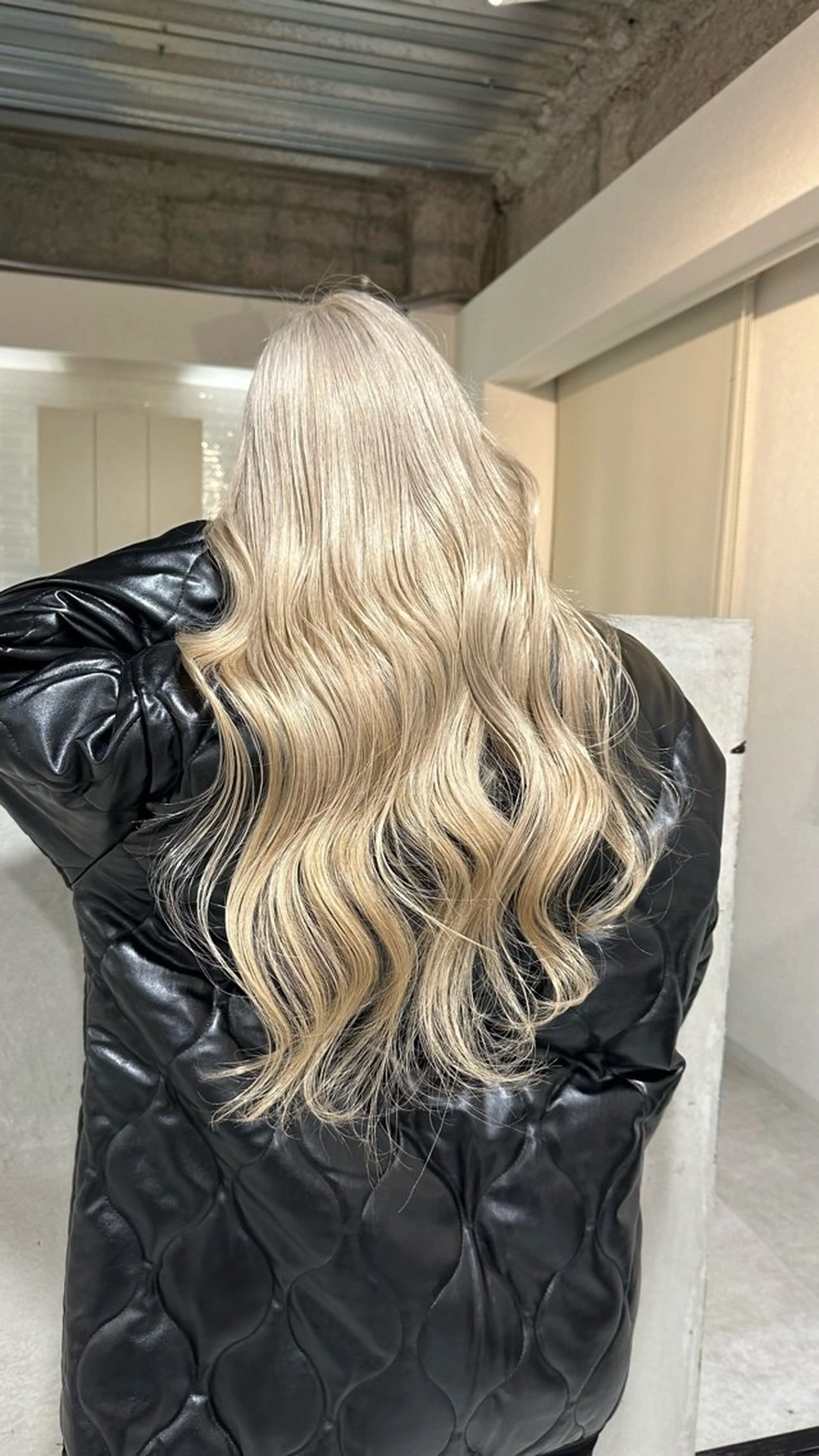 ロング カラー ブリーチ ハイトーンカラー 木村 華菜のヘアスタイル