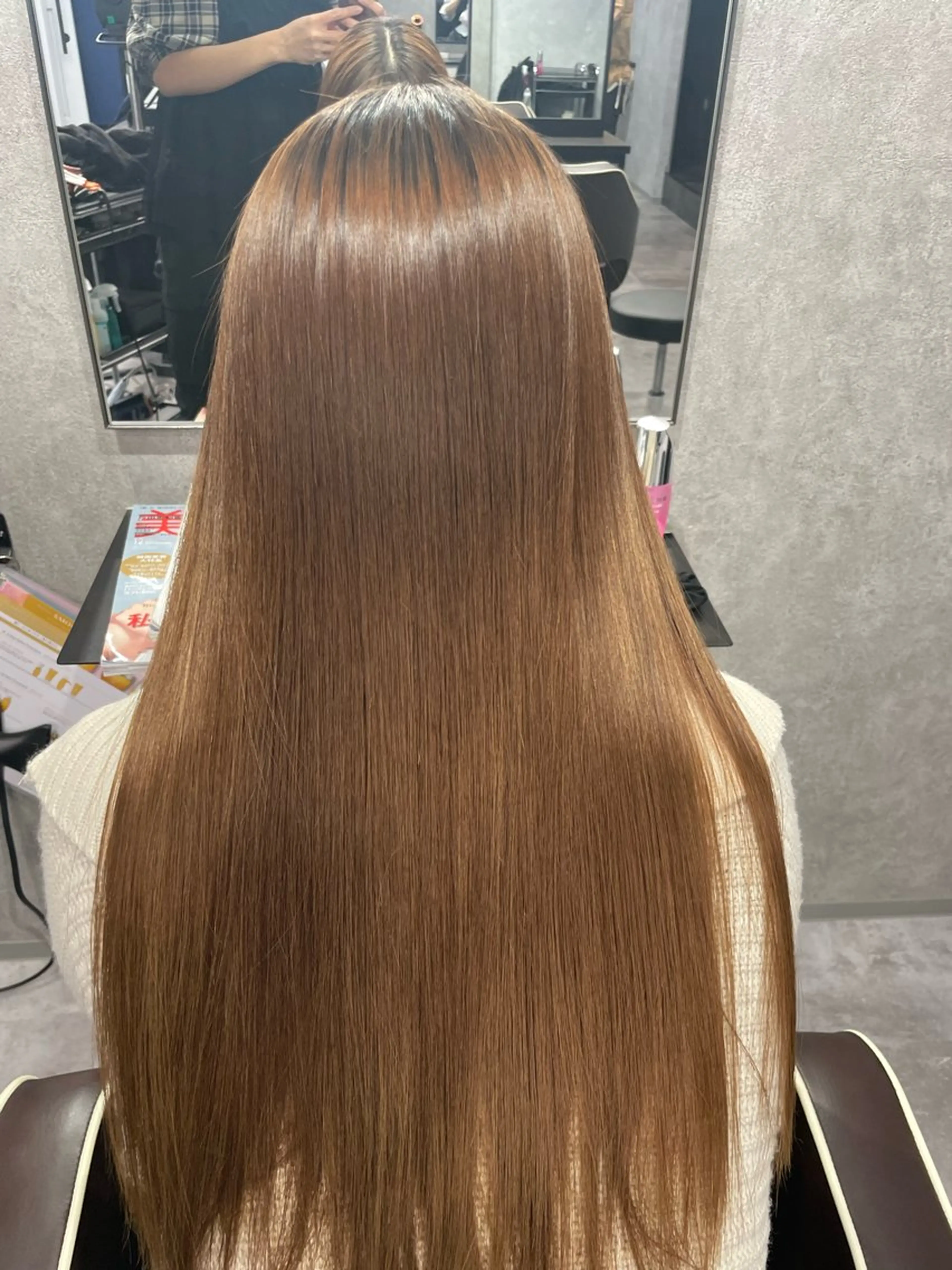 ロング トリートメント 韓国風レイヤーカラー ライムのヘアスタイル