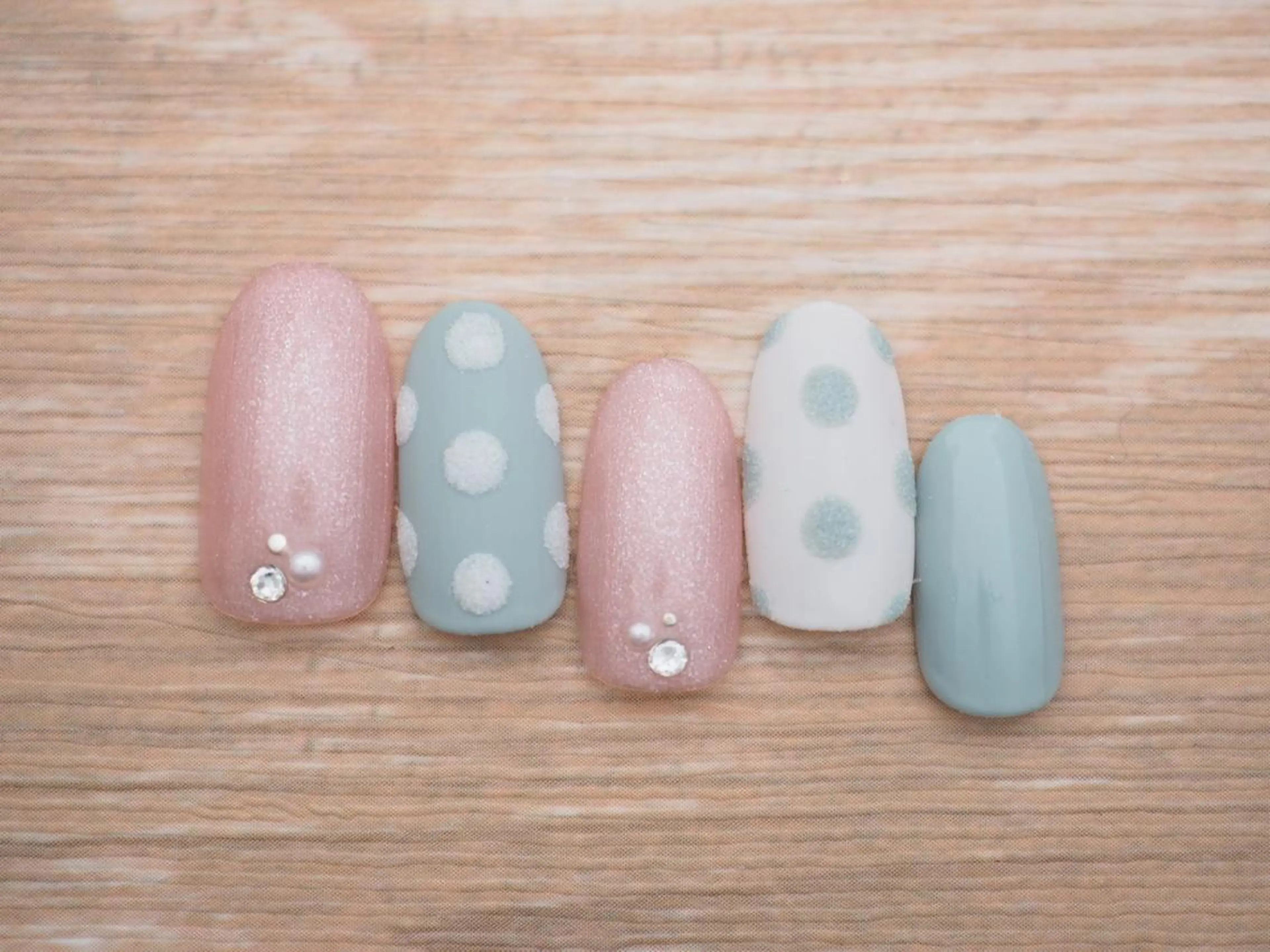 ネイル トップネイリスト Ribbon立川店のネイルデザイン