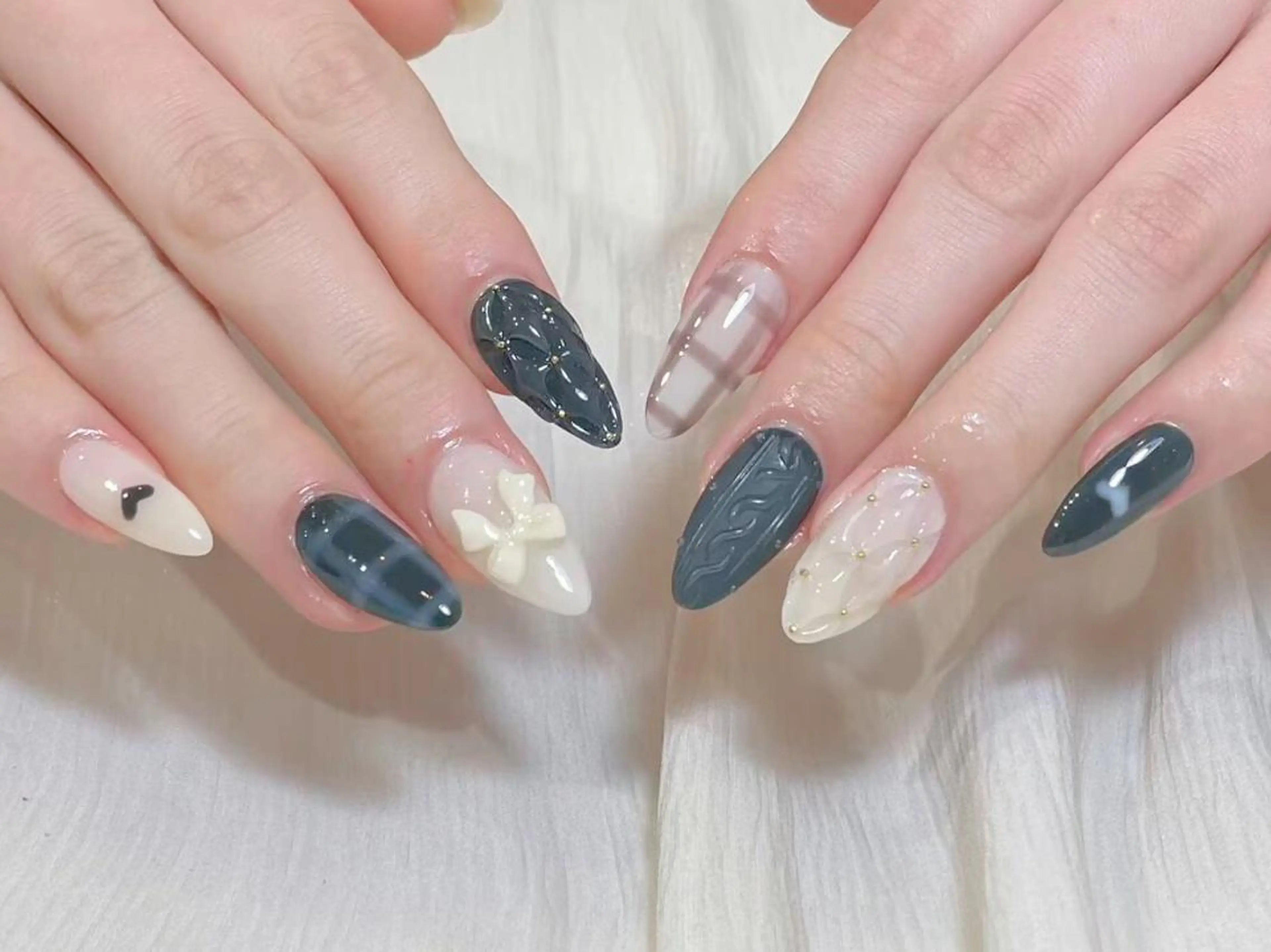 ミディアム ハンドネイル 💅 リリアのネイルデザイン