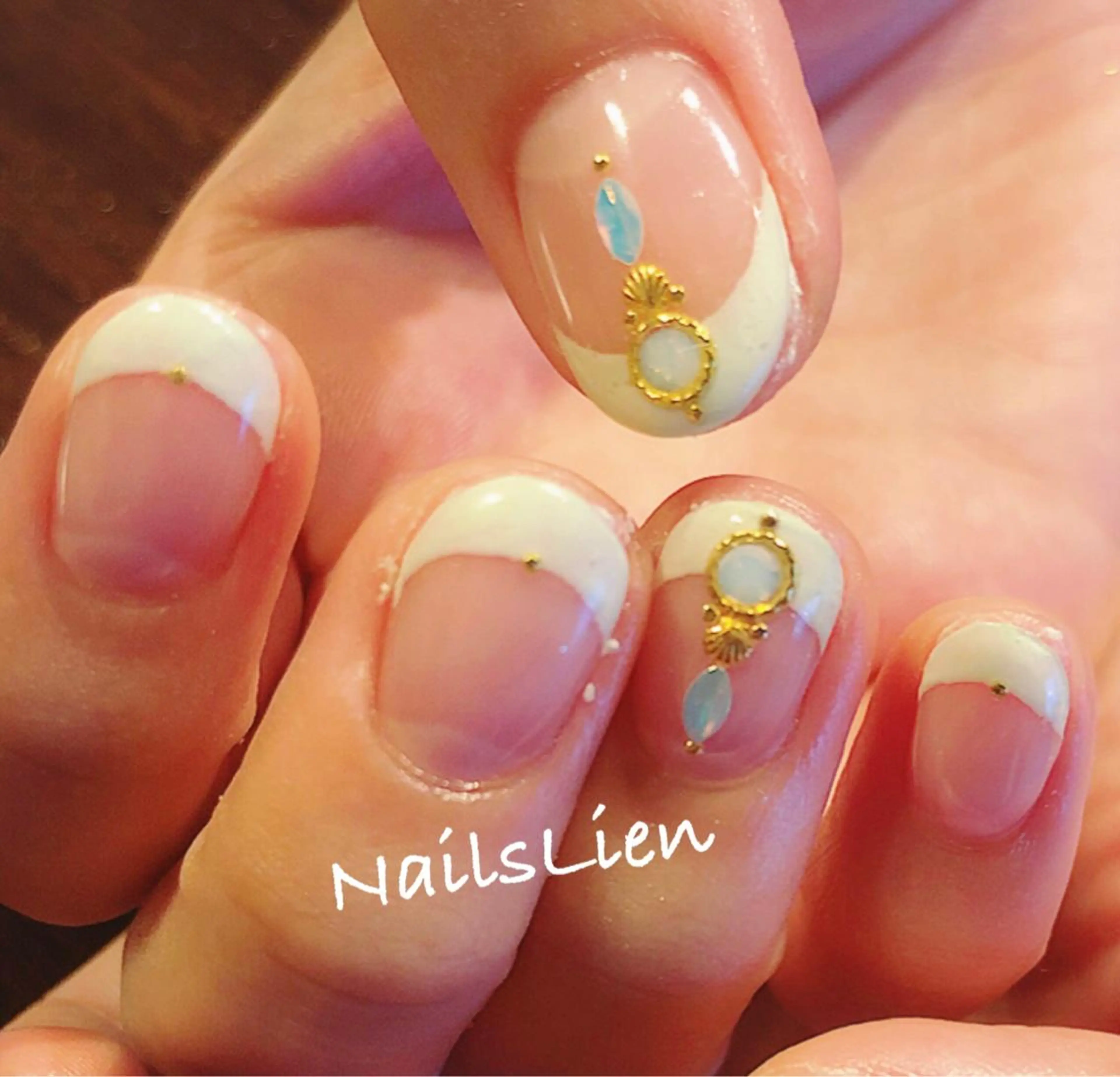 ネイル フレンチネイル 夏ネイル ホワイト studio e n / RiNのネイルデザイン