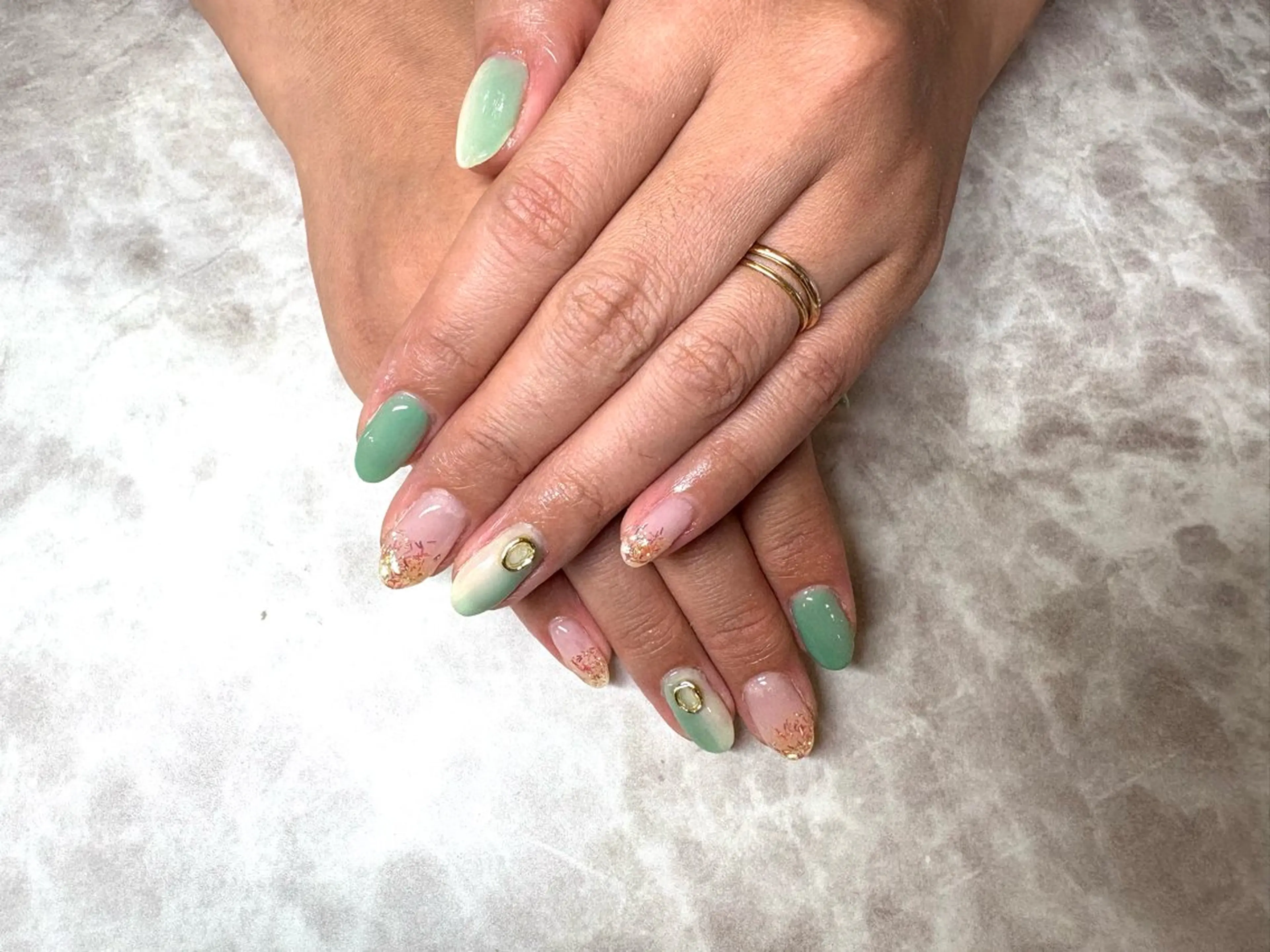 ネイル 浅野 綾のネイルデザイン