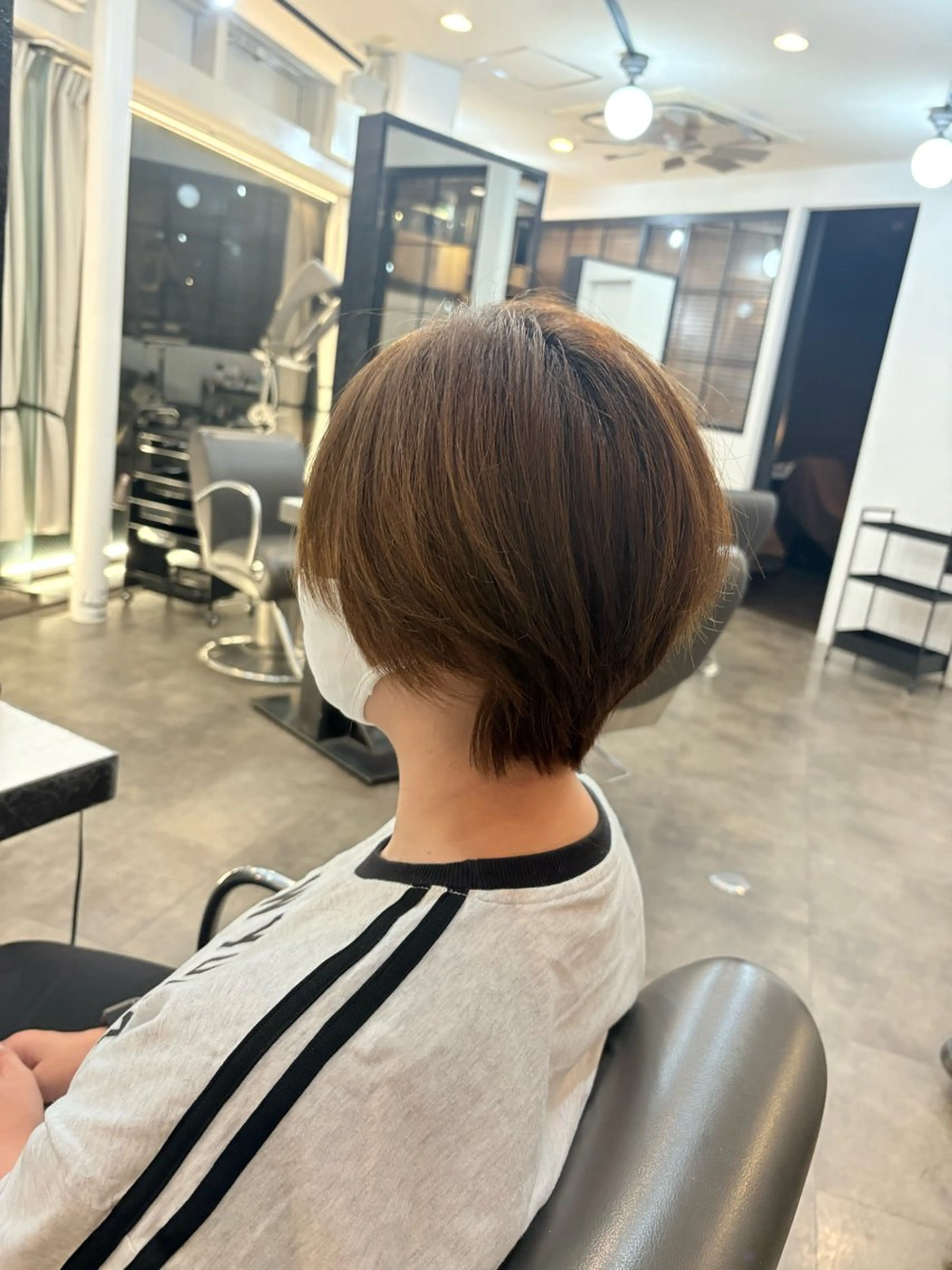 ショート 海瑠万／メンズパーマ ／ブリーチ／フェードのヘアスタイル