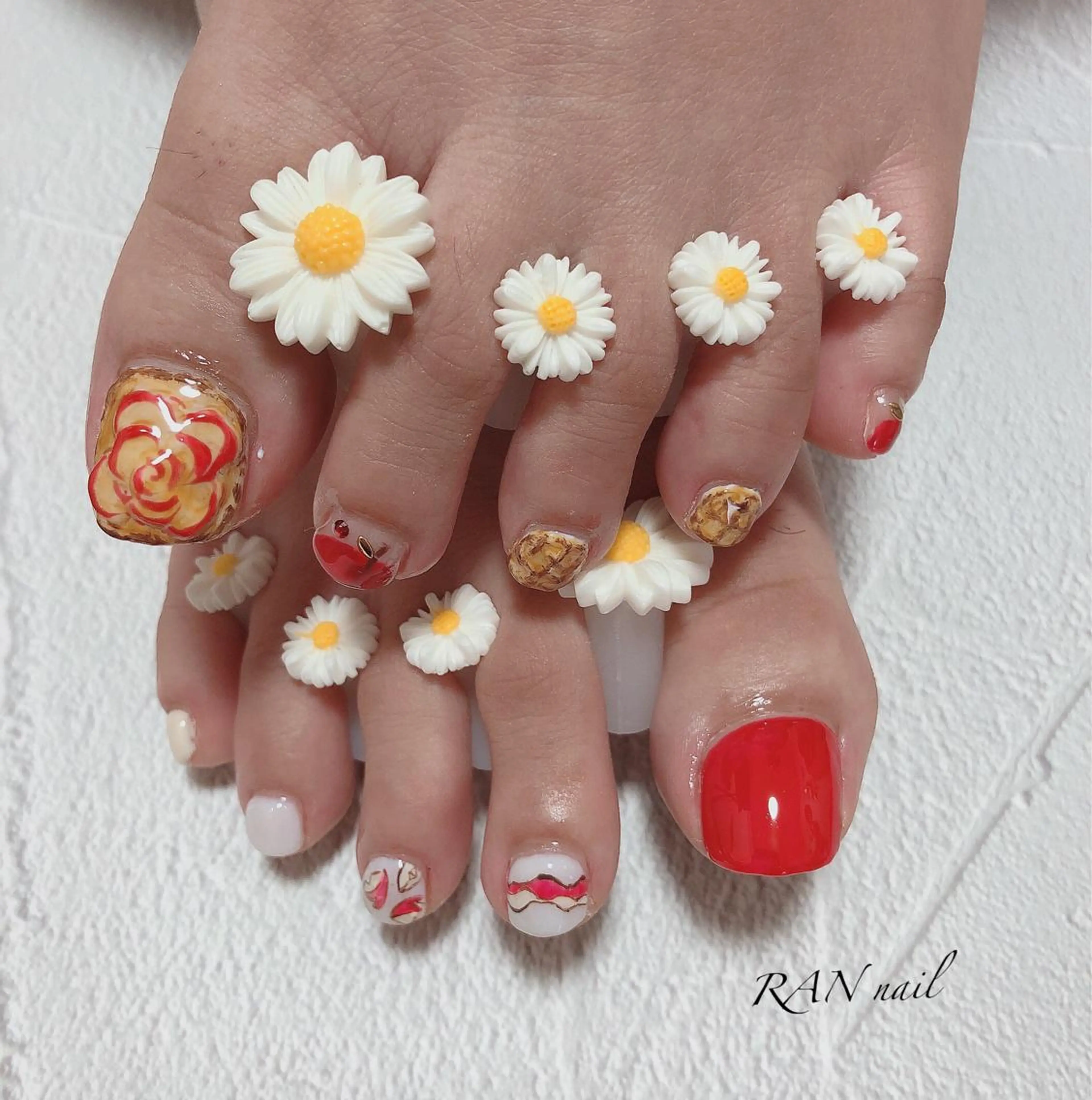 ネイル フットネイル オフィスネイル 夏ネイル ハンドネイル フットネイル RAN nailのネイルデザイン