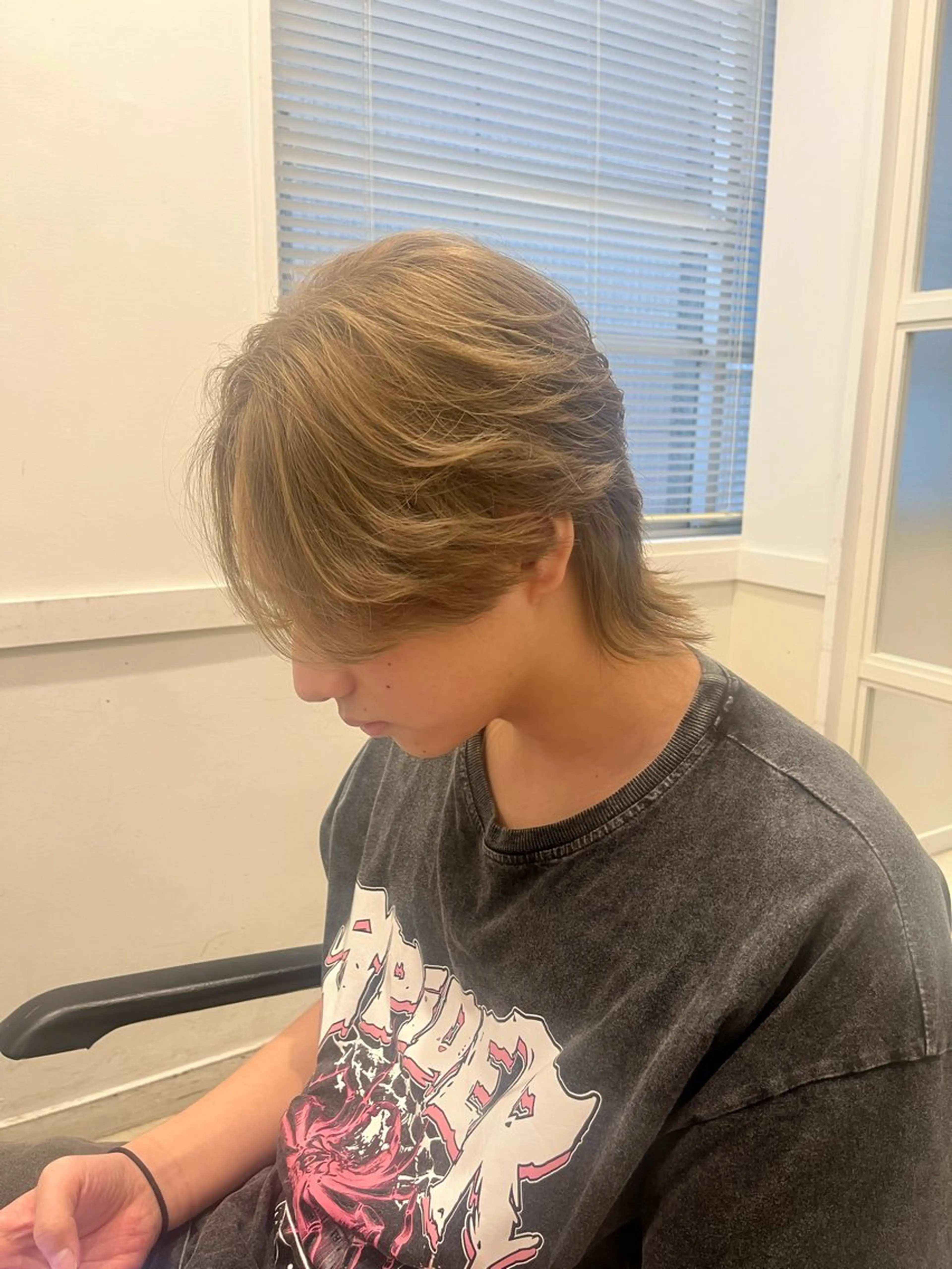 カラー メンズ メンズブリーチ ブリーチ 透明感カラー ダブルカラー 髪質改善 【ただの天才 🎨】のヘアスタイル