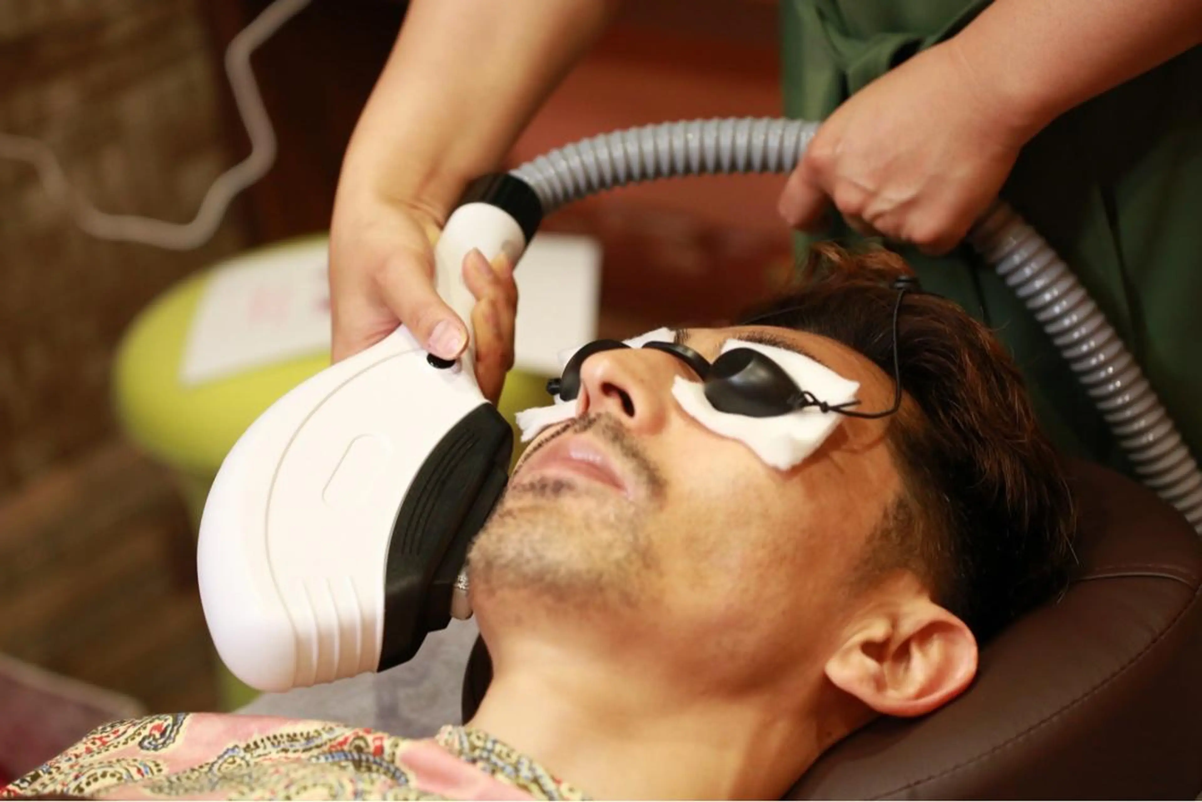 医療美容機器【特約店】美肌顔脱毛➕ニキビケア MESOポレのWケアの写真