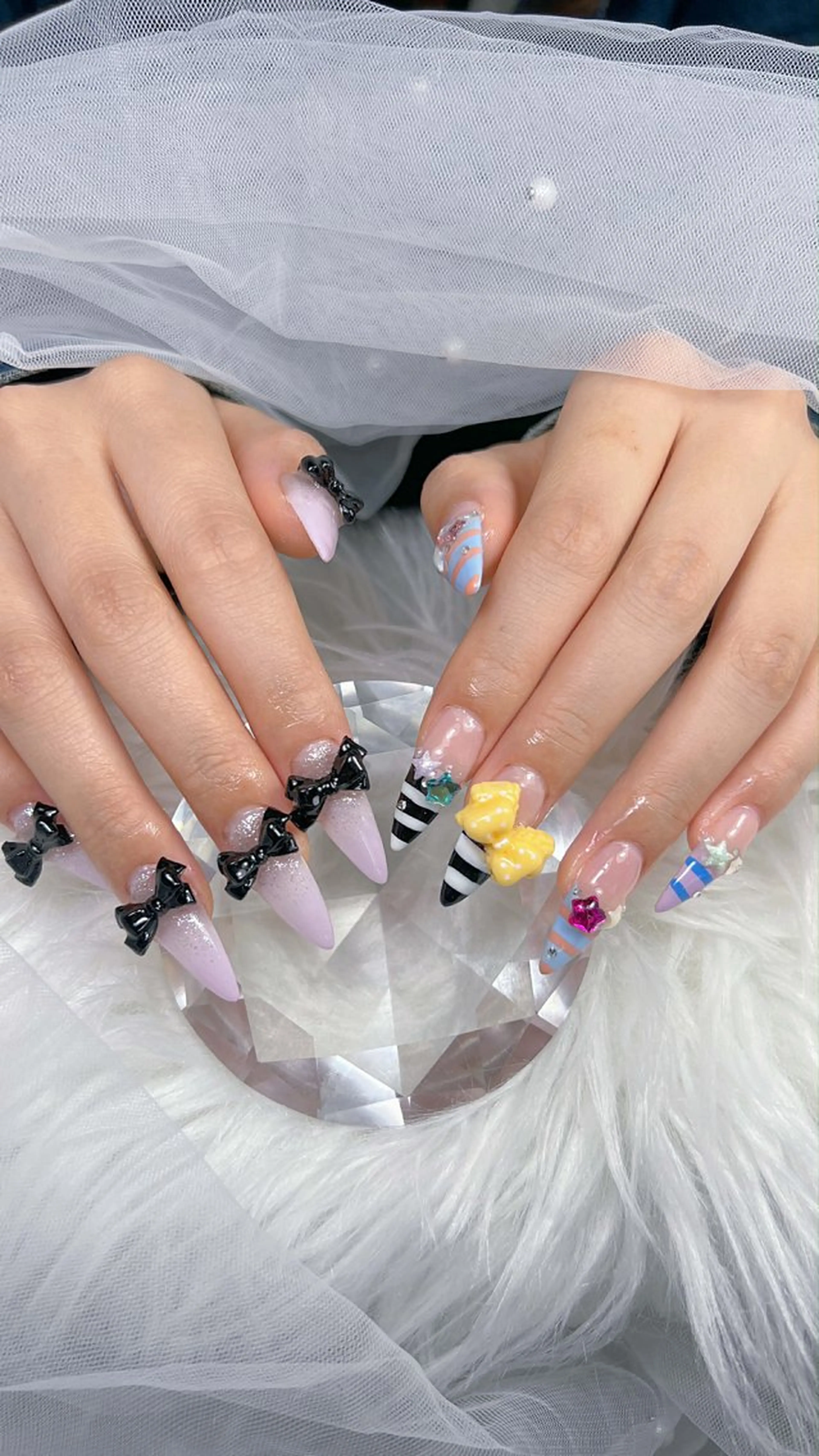 ネイル アートネイル オーロラネイル チークネイル 長さ出し フットネイル ハンドネイル ハンドケア Mio_ Noiranailのネイルデザイン