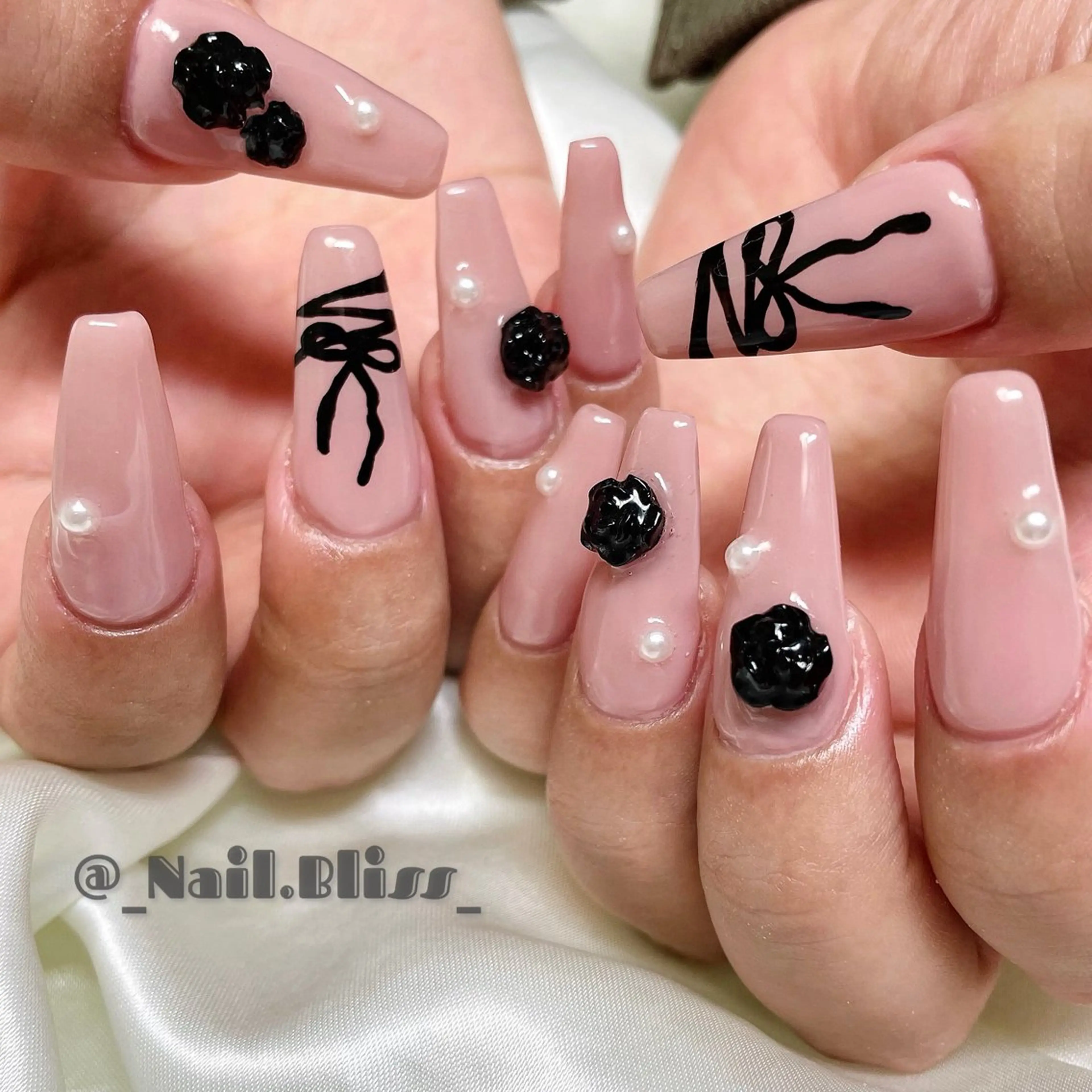 ネイル 持ち込み リボン ハンドネイル NAIL BLISSのネイルデザイン