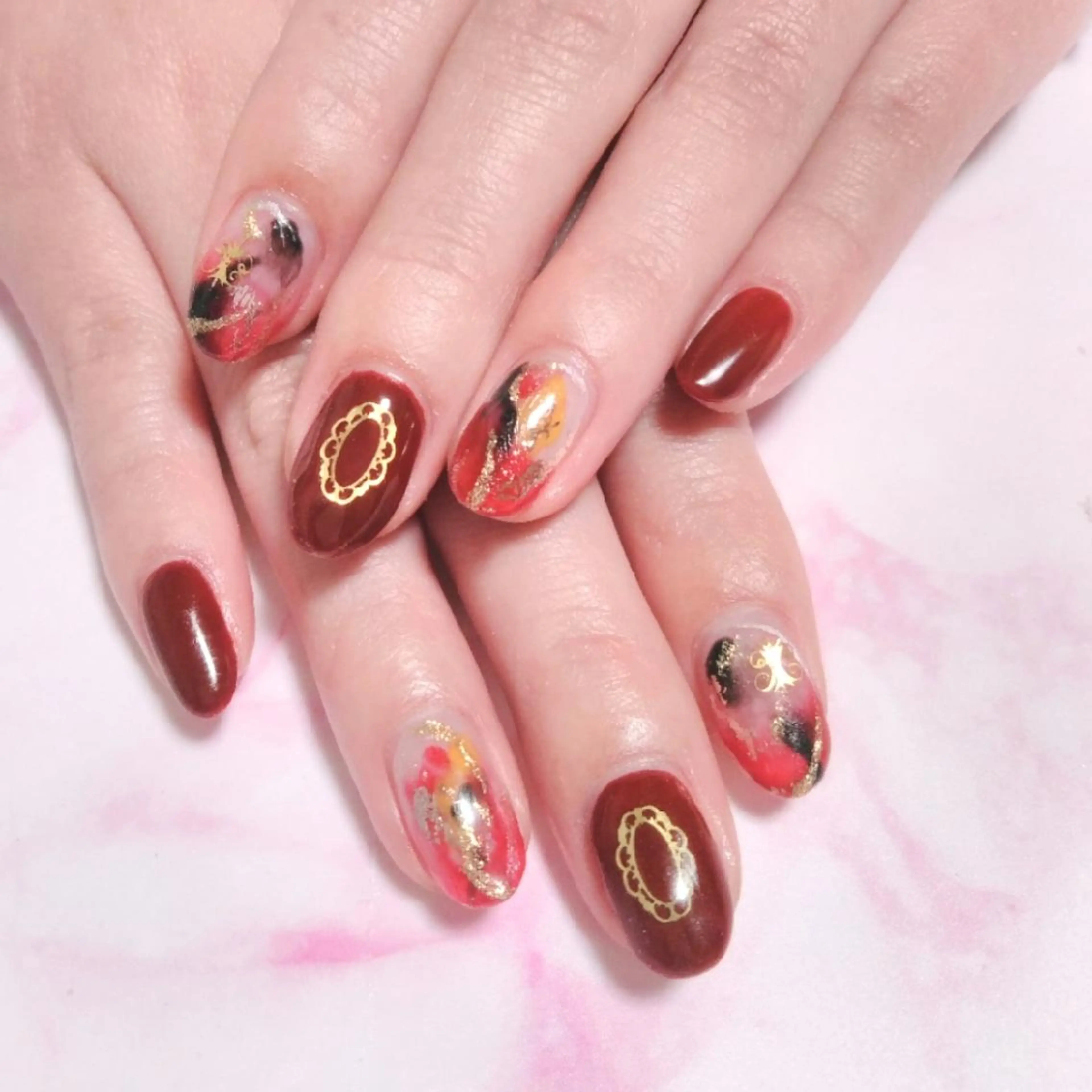 ネイル エステとネイル ローズコンフォートのネイルデザイン