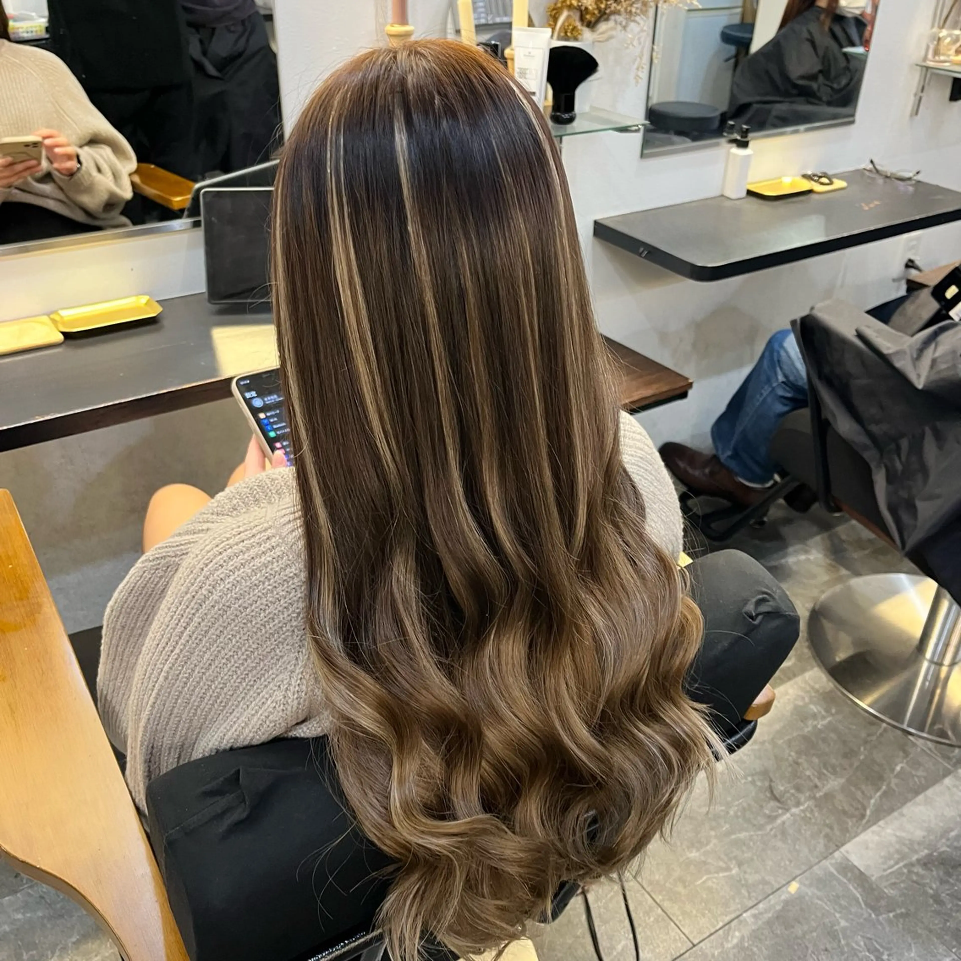 ロング カラー ハイライトカラー インナーカラー エクステ ハイライト ヘアカラー トリートメント エクステ 福岡 天神 大名 エクステ.miu🦊のヘアスタイル