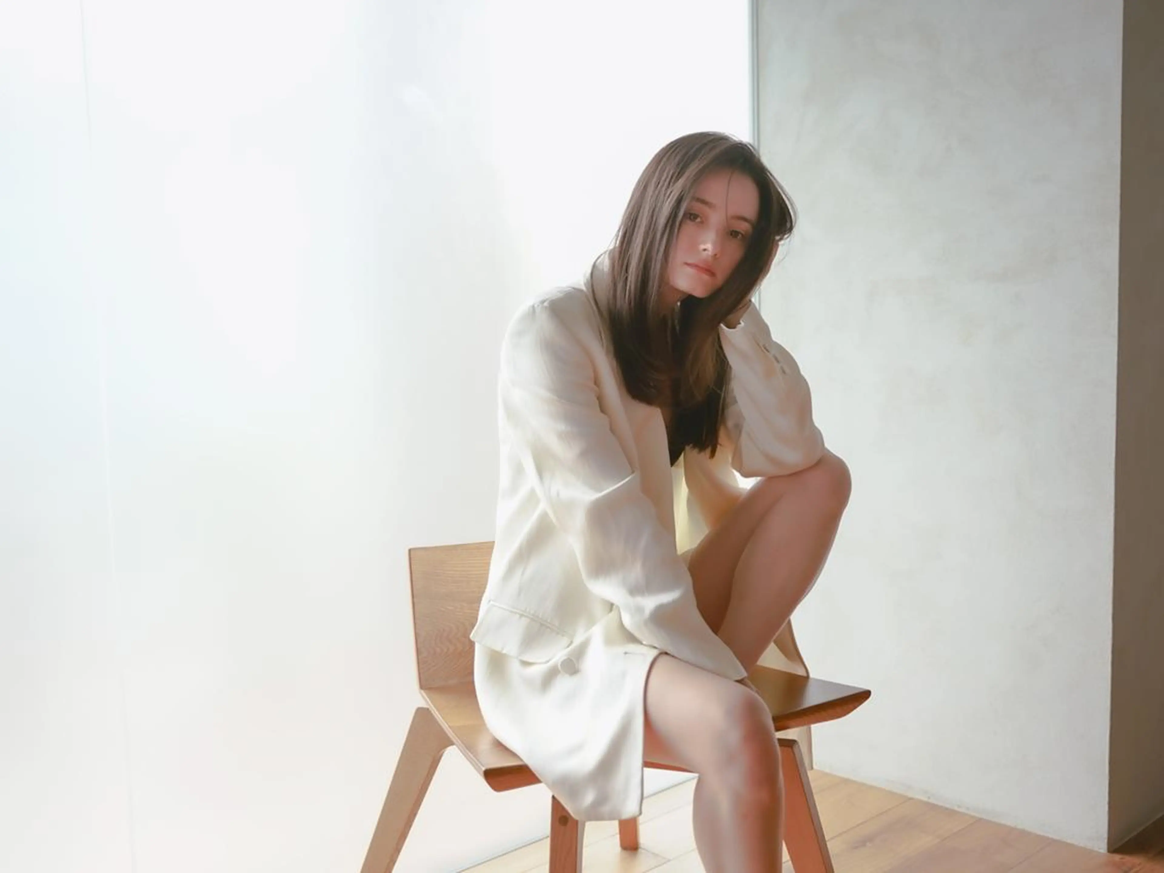 セミロング カラー パーマ ヘアアレンジ アディクシーカラー アッシュ バレイヤージュ ベージュカラー ブリーチ newi grande 横浜店のヘアスタイル