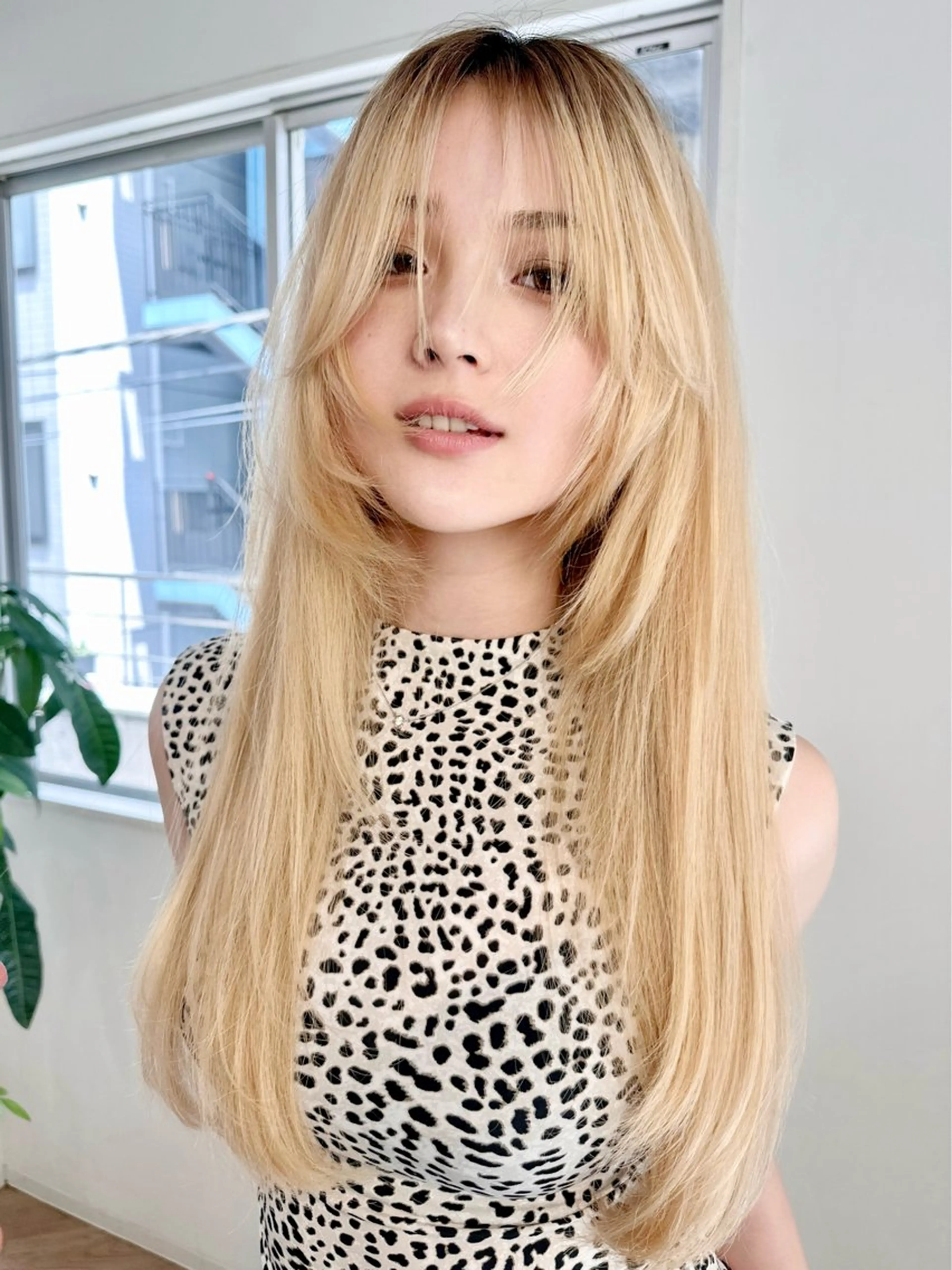 ロング カラー ブリーチ ケアブリーチ 透明感カラー ダブルカラー ハイライトカラー カット ヘアカラー トリートメント 韓国風×透明感カラー 髪質改善オタベシンヤのヘアスタイル