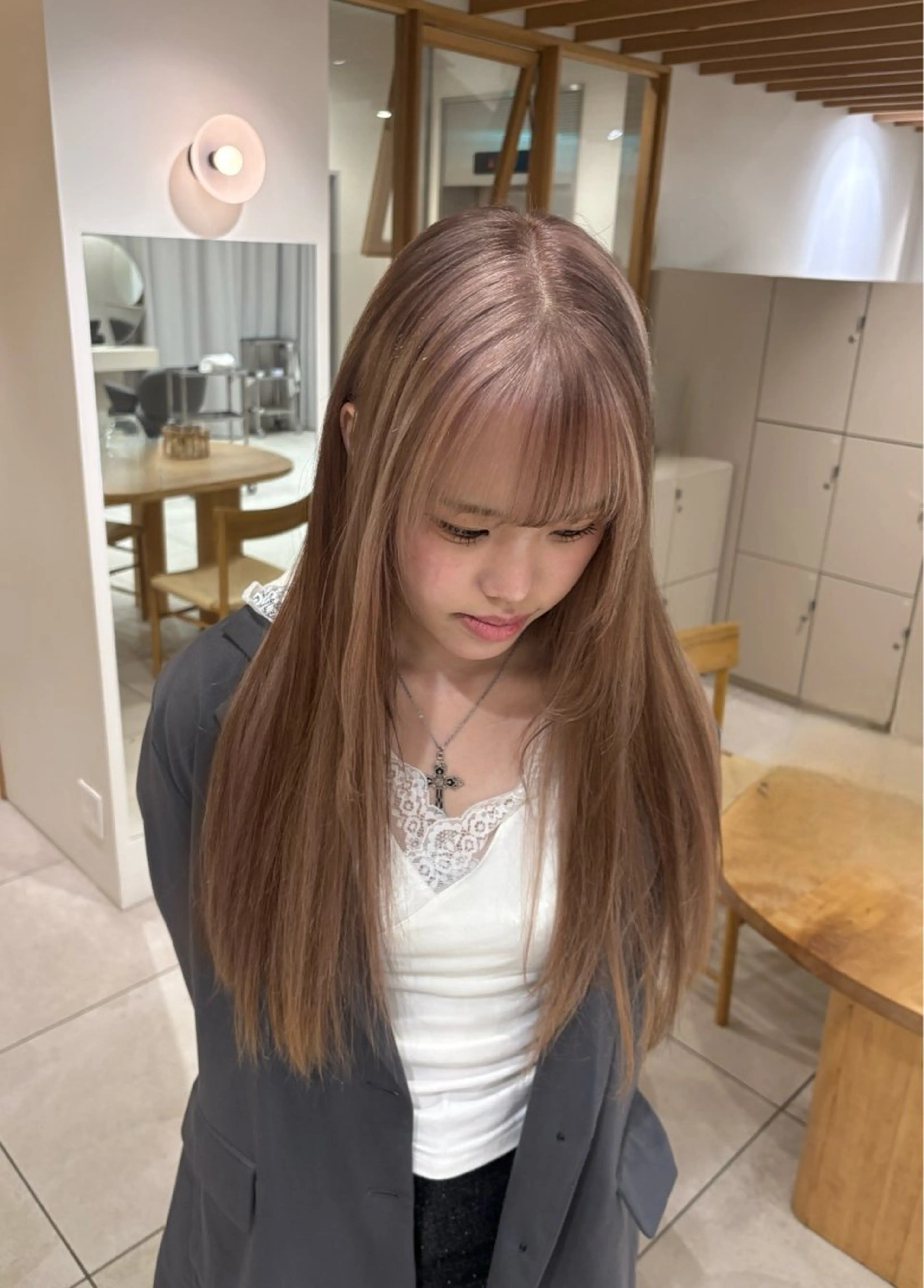 ロング カラー ベージュカラー 黒髪 ブラウンカラー 透明感カラー デザインカラー 似合わせカットカラー りおなのヘアスタイル