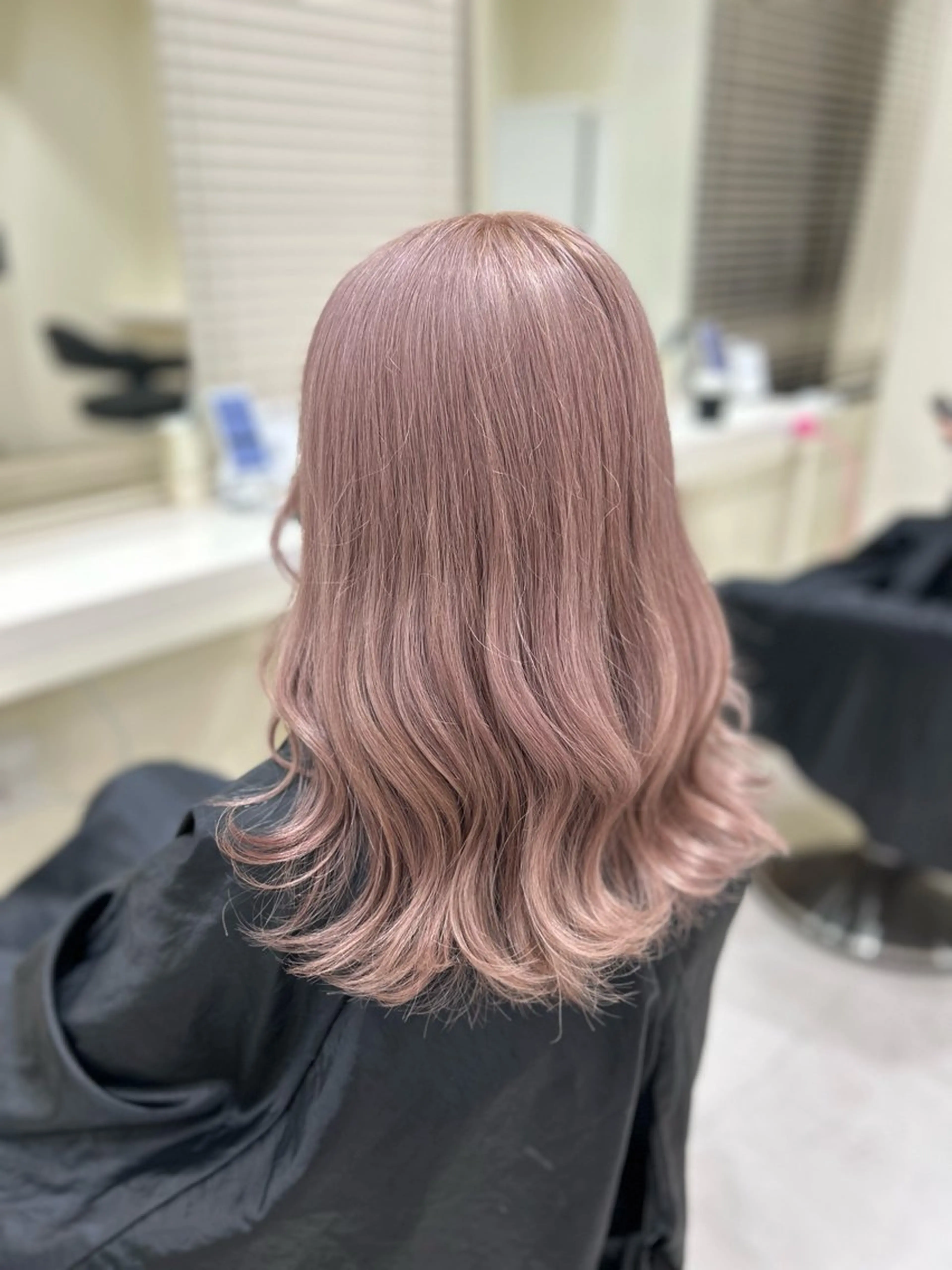 セミロング ヘアカラー 🎀淡めモテカラー WAKANA🎀のヘアスタイル