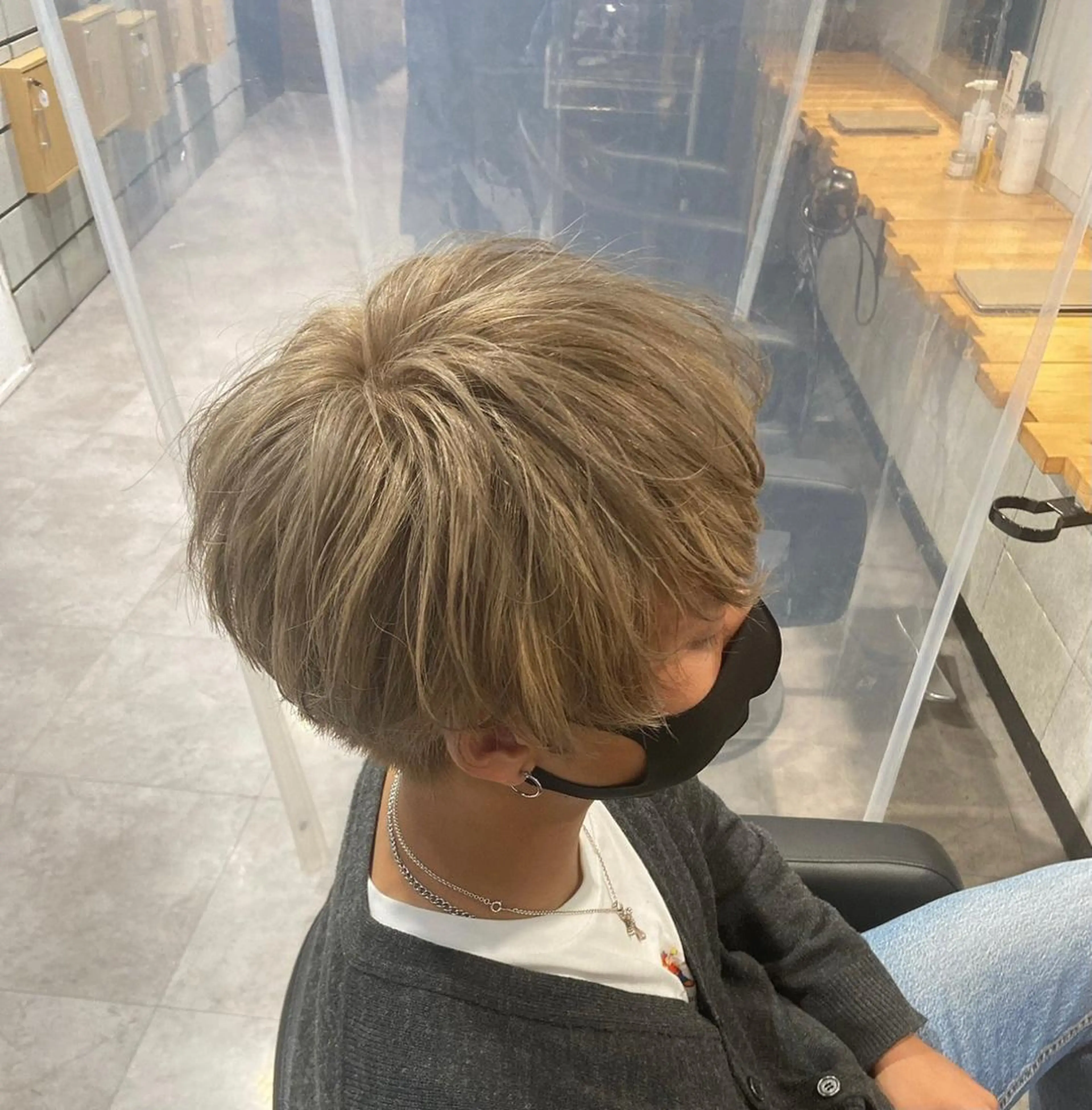 ショート カラー メンズ メンズブリーチ アッシュ ベージュカラー 黒髪 ブリーチ MEI🎀垢抜けカラ ー🎀韓国styleのヘアスタイル