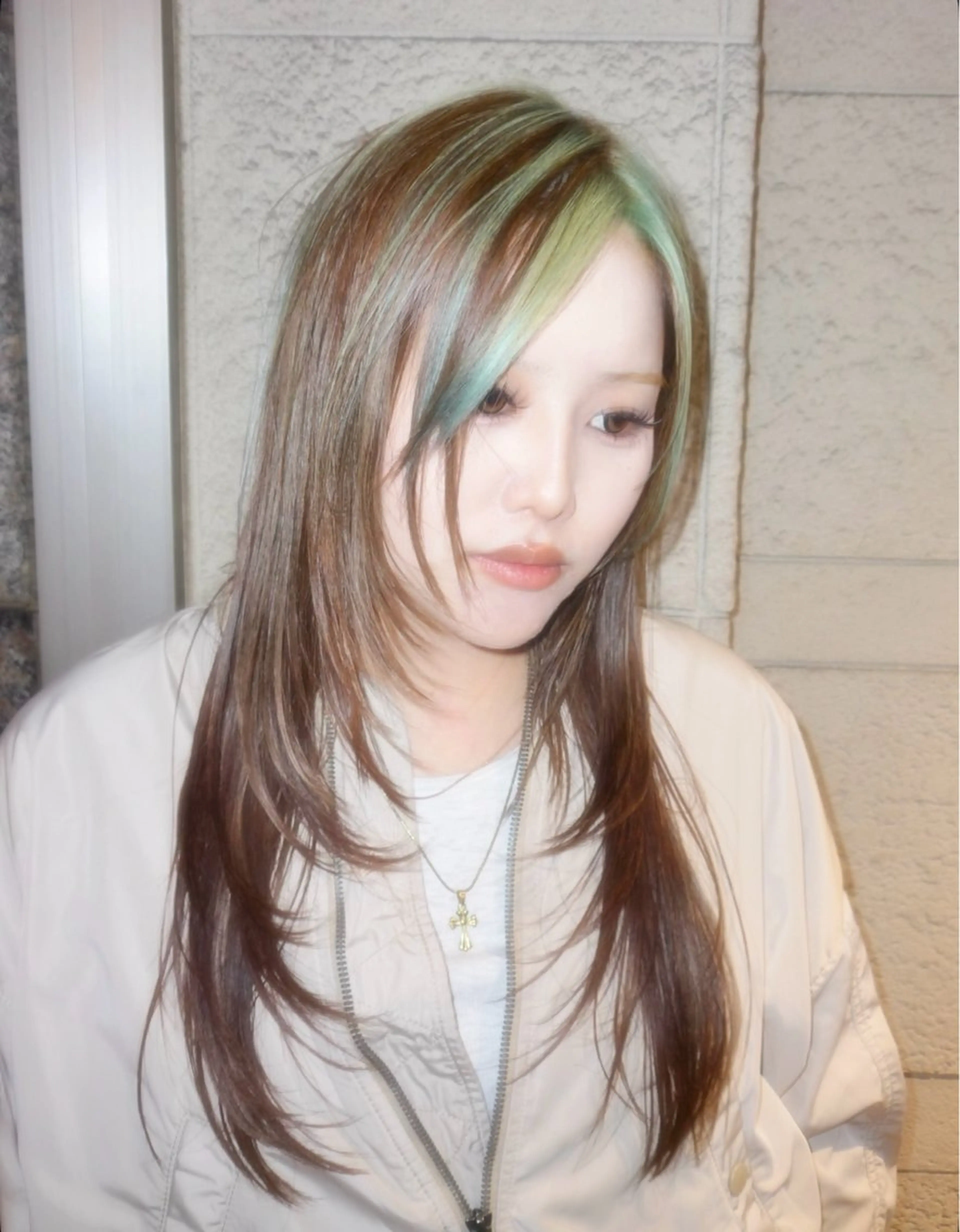 セミロング カラー ブリーチ 心斎橋/ハイトーン/ レイヤーカットのヘアスタイル