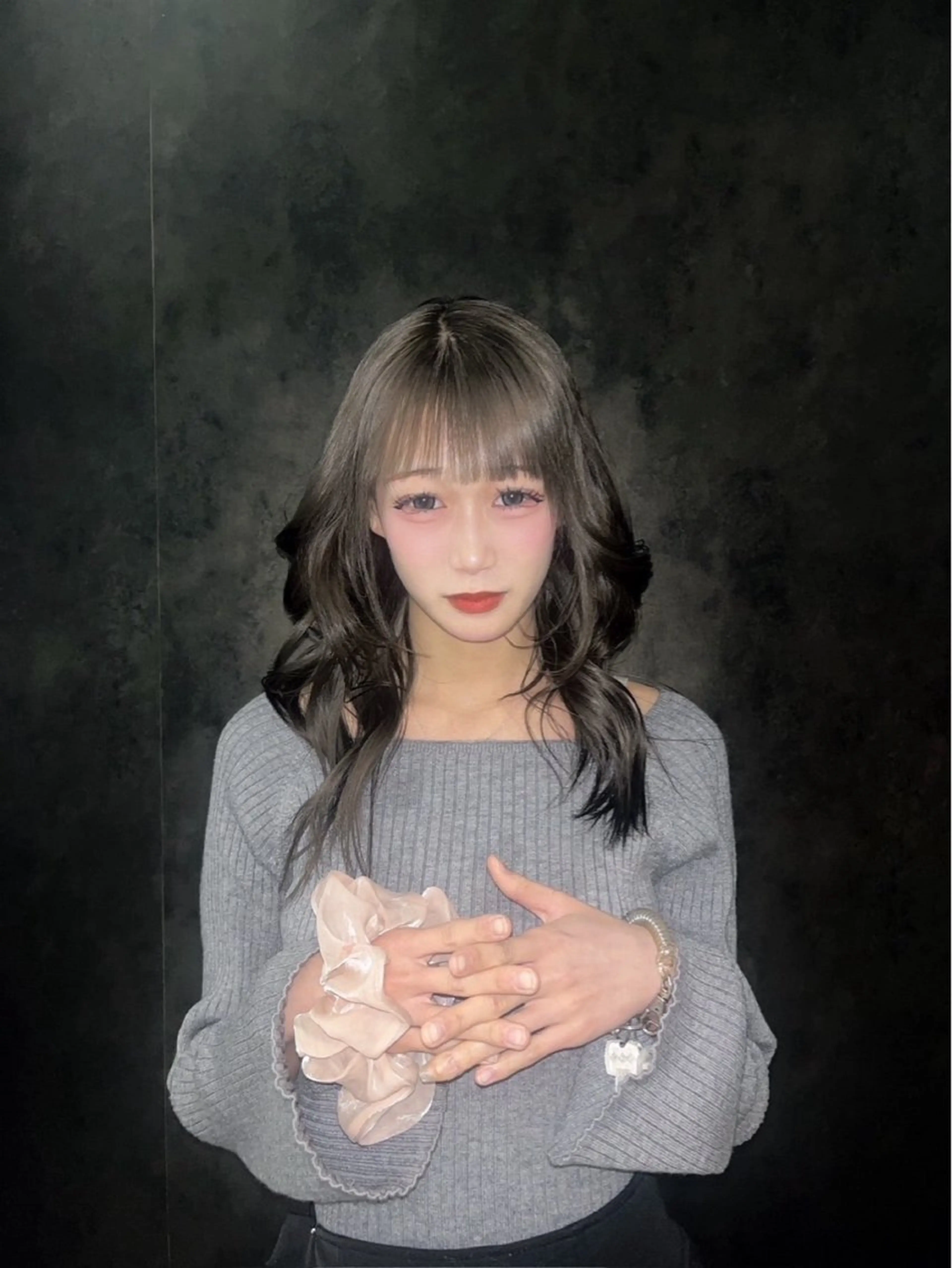 ロング カラー ヘアカラー ✩.*Aise⟡.· 艶カラー🐈‍⬛🩶のヘアスタイル