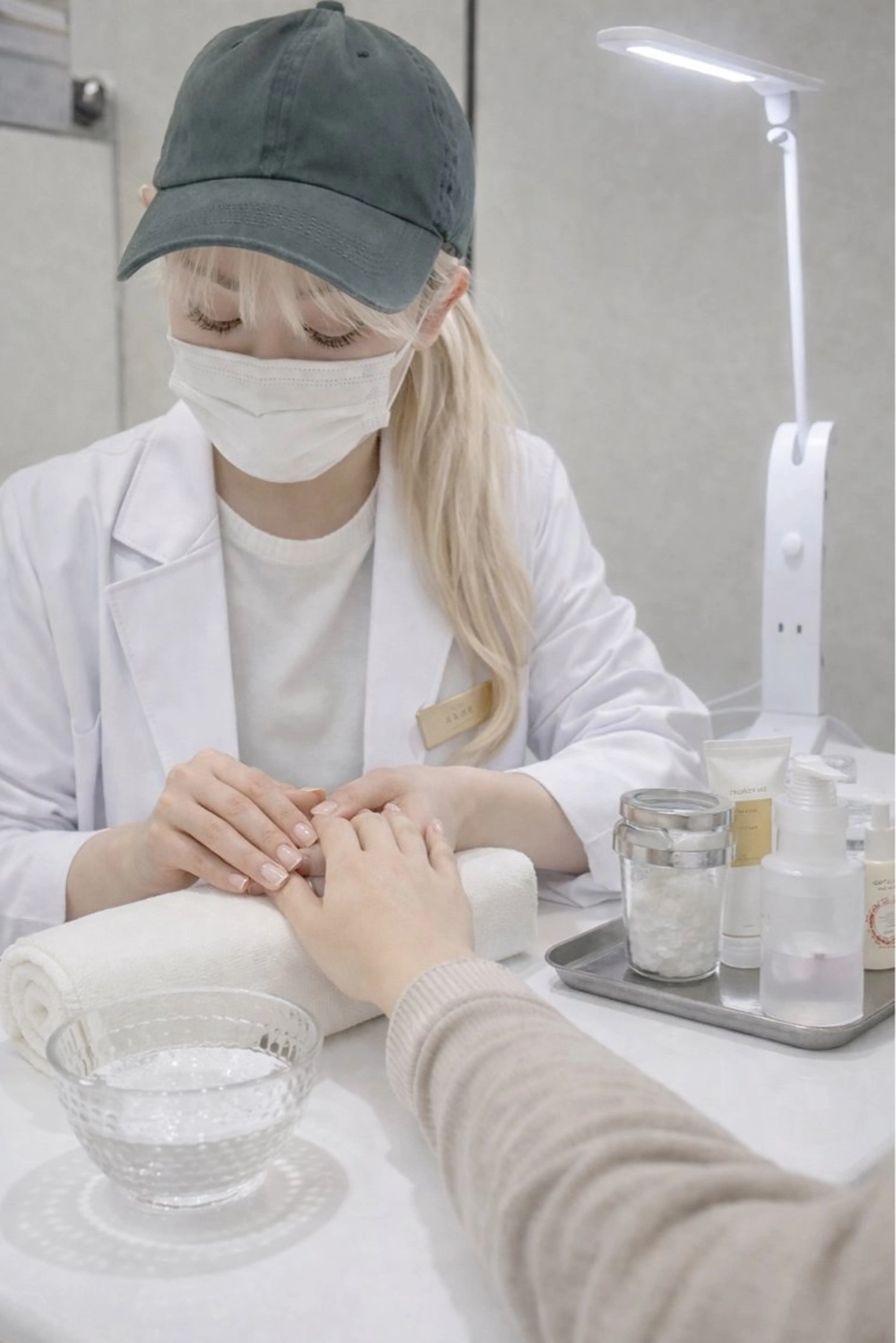 ネイルケアトリートメント(ハンドケア付)の写真