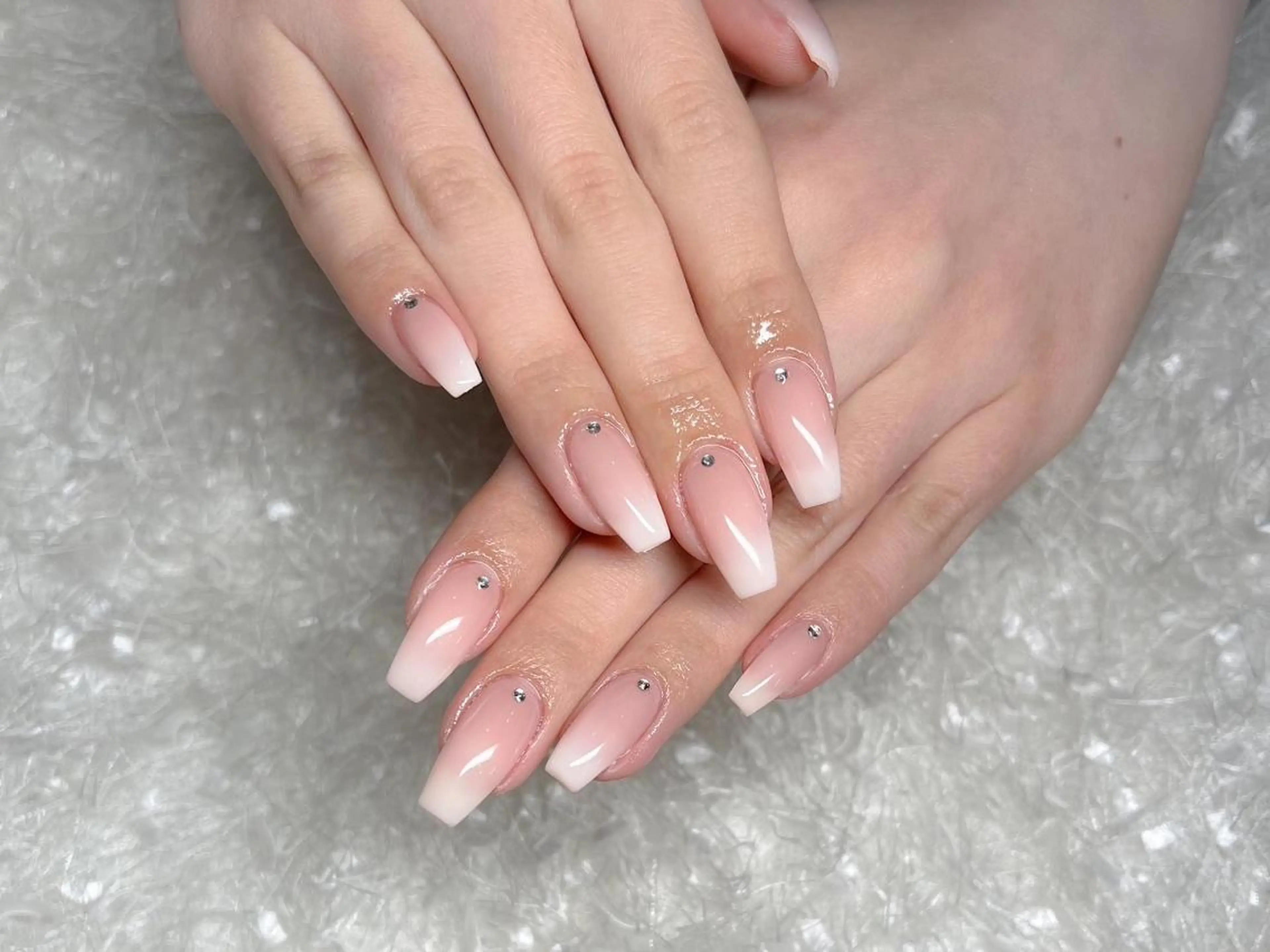 ネイル 桜ネイル 長さ出し フレンチネイル ジェルネイル グラデーション ハンドネイル Nail&eye Belire 新宿のネイルデザイン