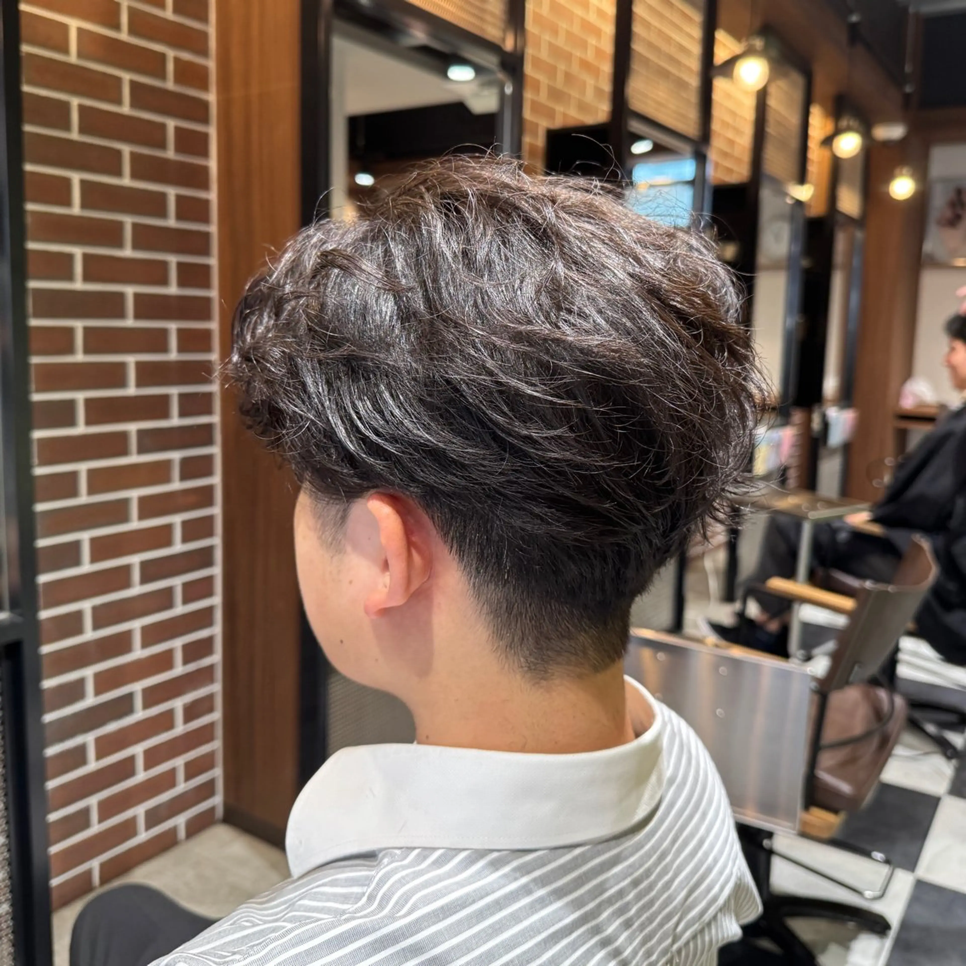 ミディアム パーマ メンズ ミディアムパーマ メンズパーマ ニュアンスパーマ カット パーマ メンズミディアム☁️ ✨ナチュラル/下村迅のヘアスタイル